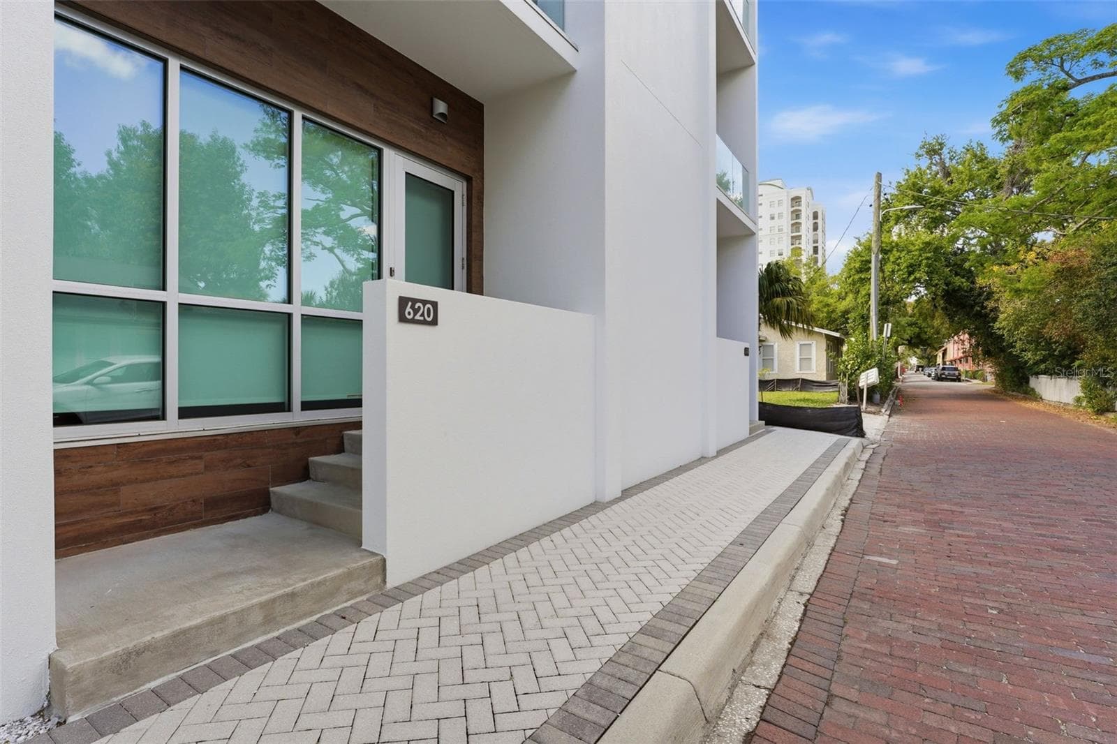 Front Entrance - 620 RAWLS AVE, SARASOTA