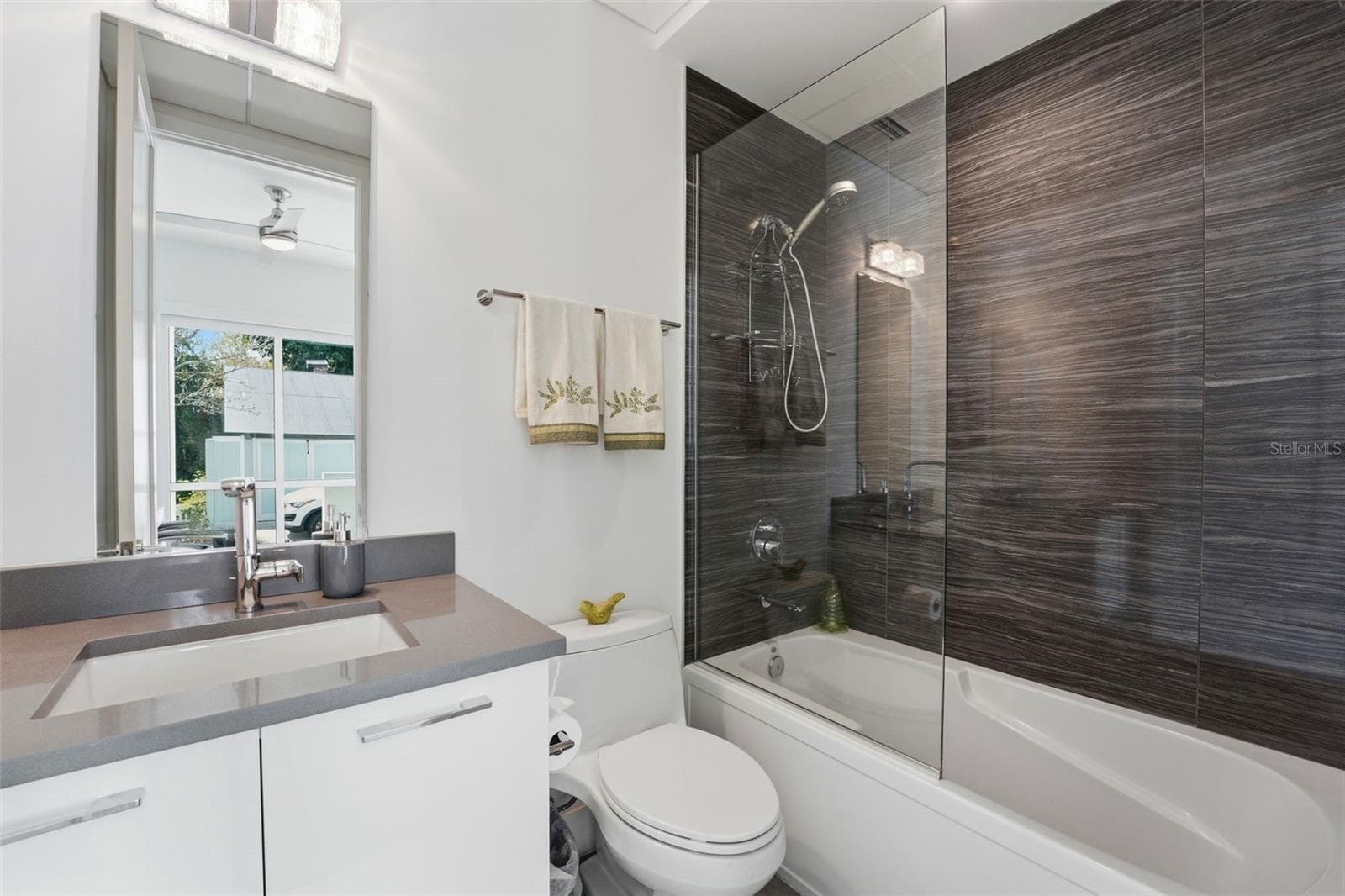 Townhouse at 620 RAWLS AVE, SARASOTA, photo 11 of 69