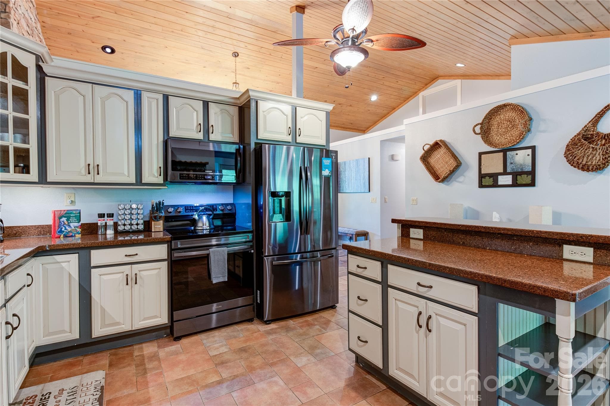 Single Family Residence at Burnsville, photo 12 of 53