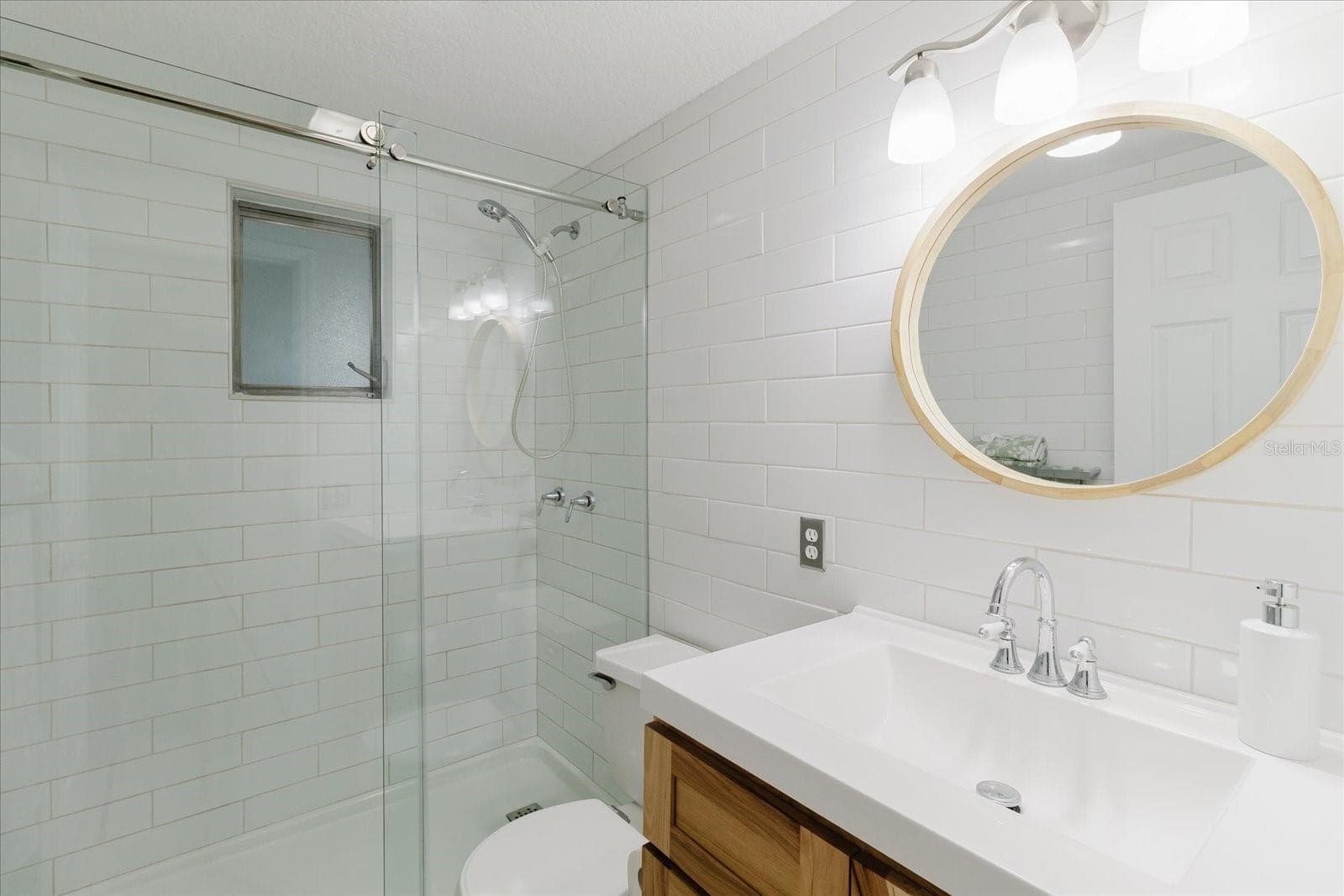 Single Family Residence at 12825 5TH ISLE, HUDSON, photo 8 of 22