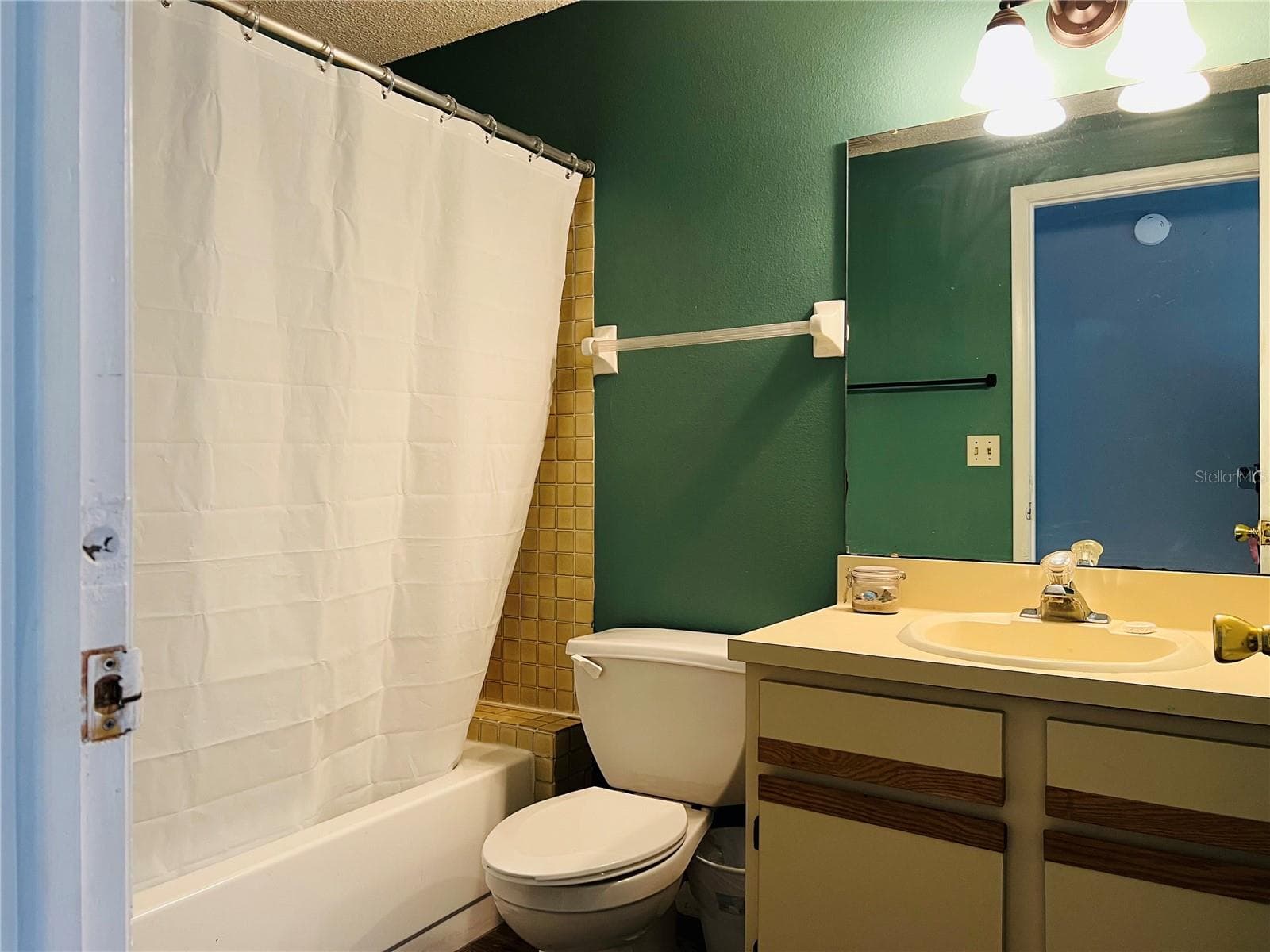 Condominium at 5026 WATER OAK DR #208, BRADENTON, photo 23 of 25