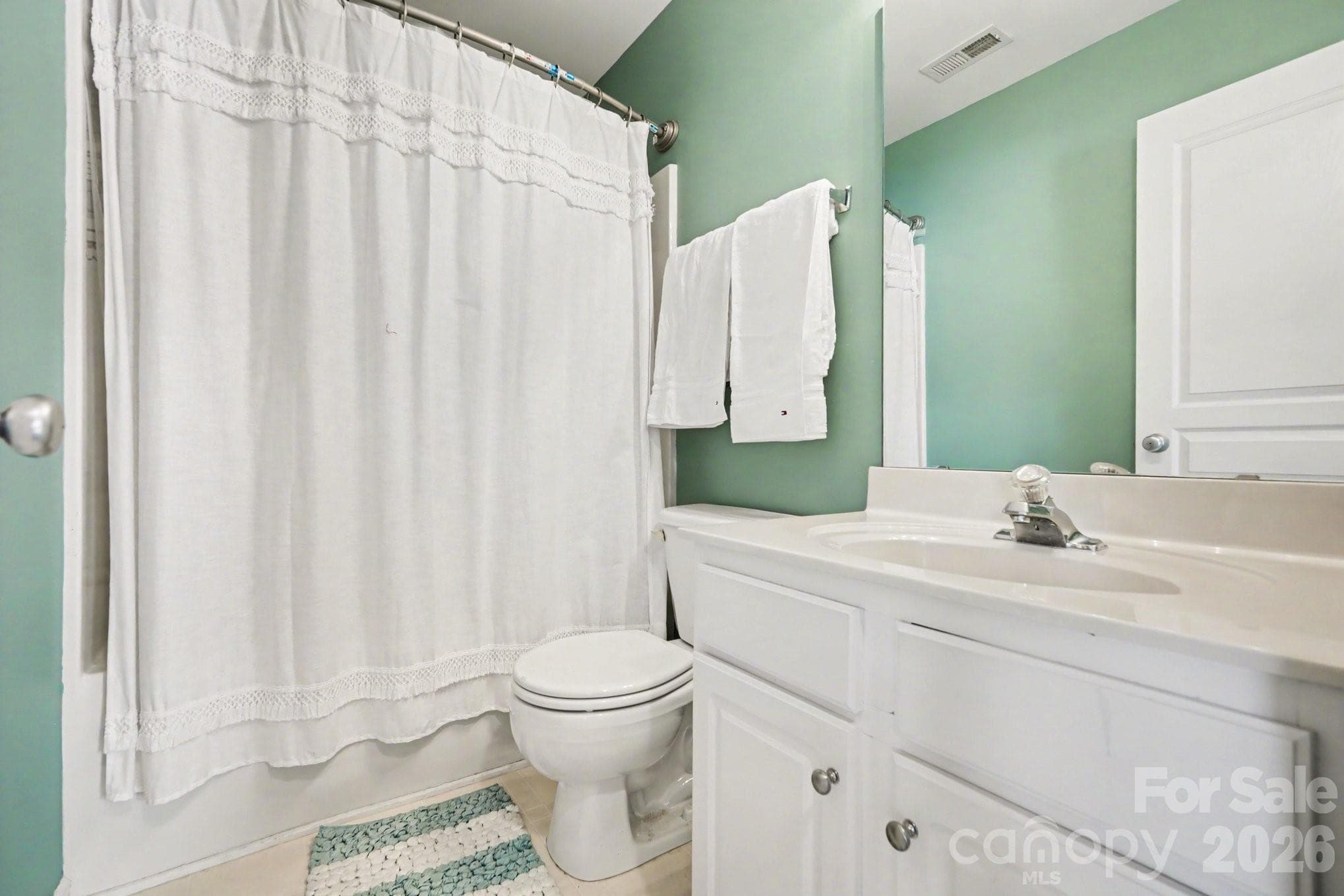 Hallway Bathroom - 8411 Chaceview Court, Charlotte