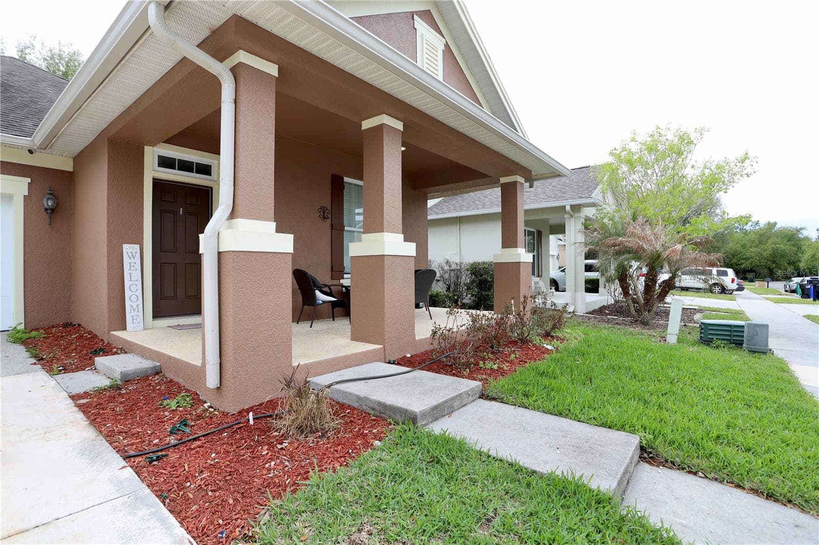 Side of front - 13622 DARCHANCE RD, WINDERMERE