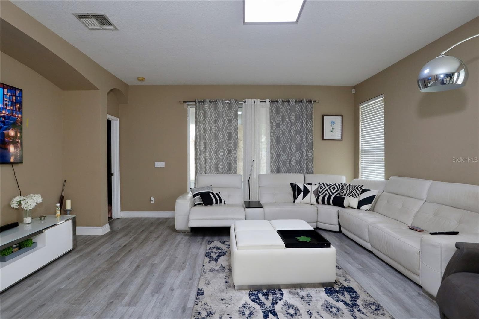living room - 13622 DARCHANCE RD, WINDERMERE