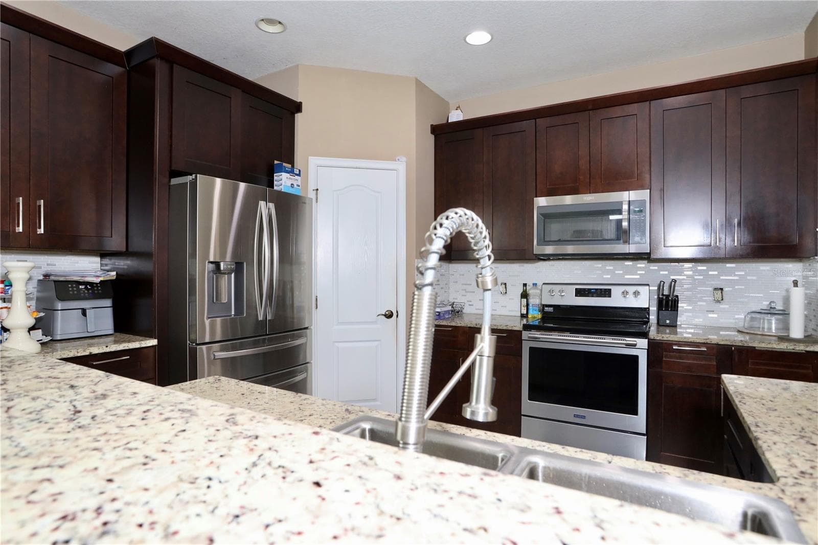 kitchen - 13622 DARCHANCE RD, WINDERMERE