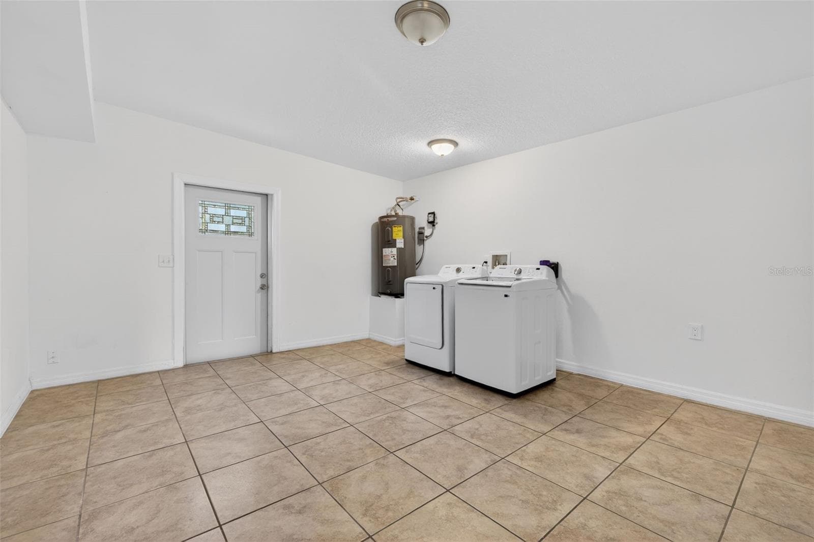 Single Family Residence at 105 W COLUMBUS DR, TAMPA, photo 13 of 32