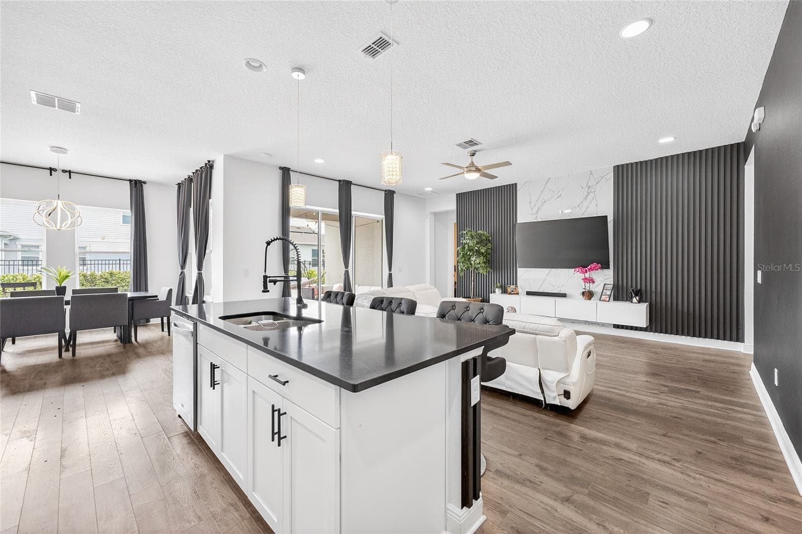 Single Family Residence at 19076 PLANETREE ST, ORLANDO, photo 9 of 36
