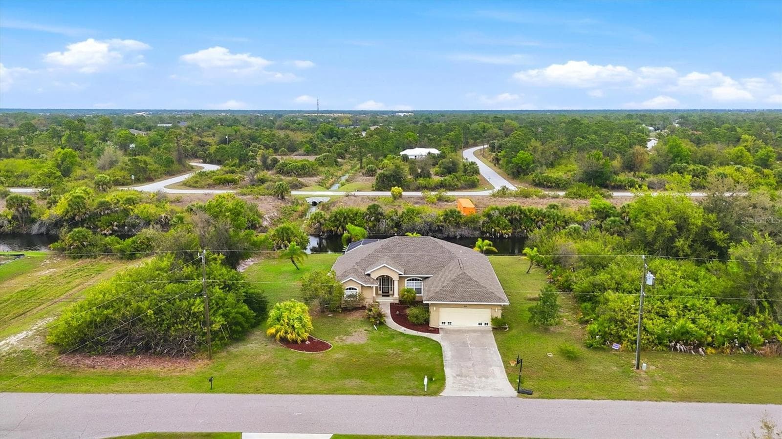 300 BAYTREE DR