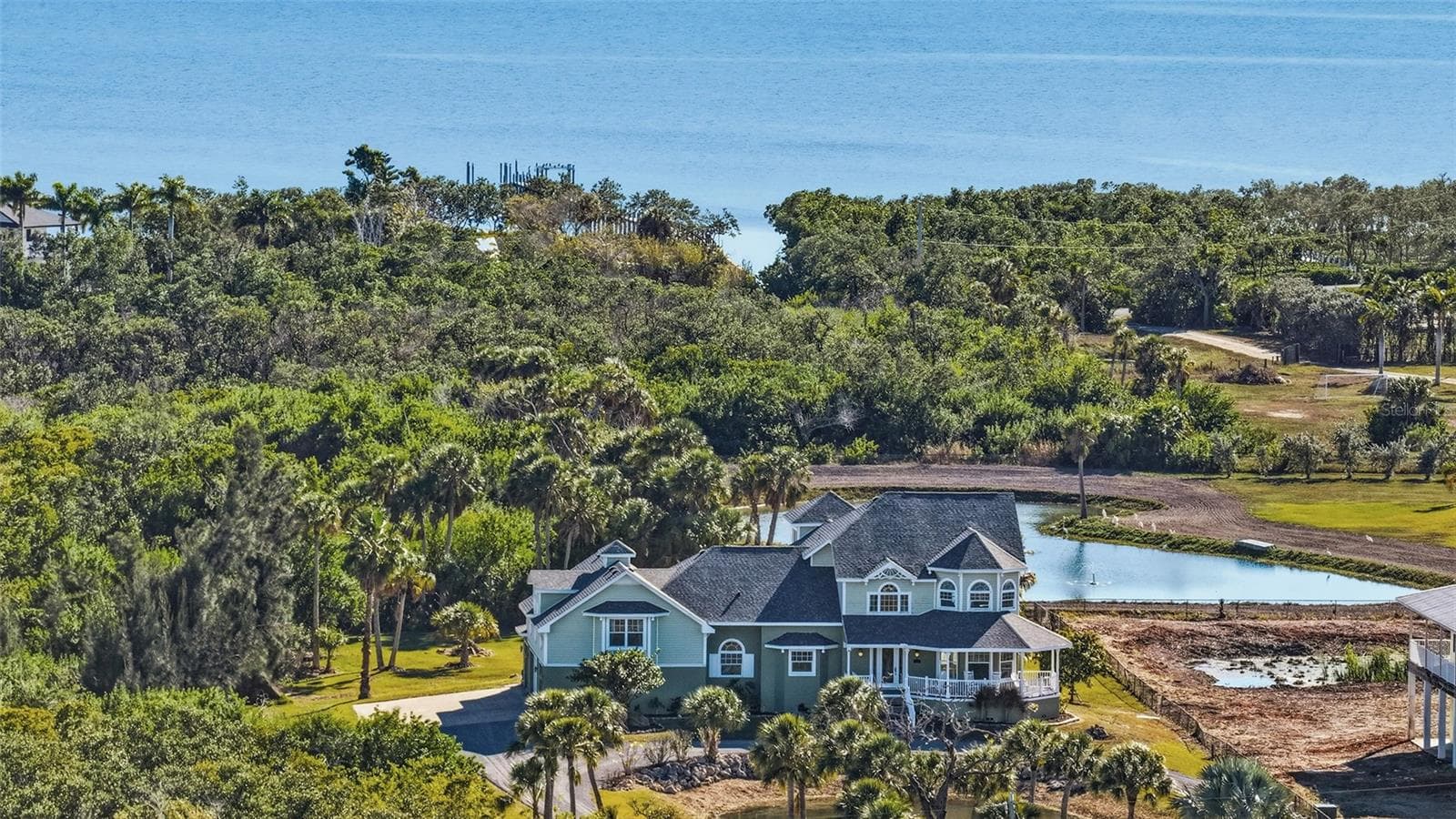 This home didn't experience any flooding during recent hurricanes. - 925 BAYSHORE DR, TERRA CEIA