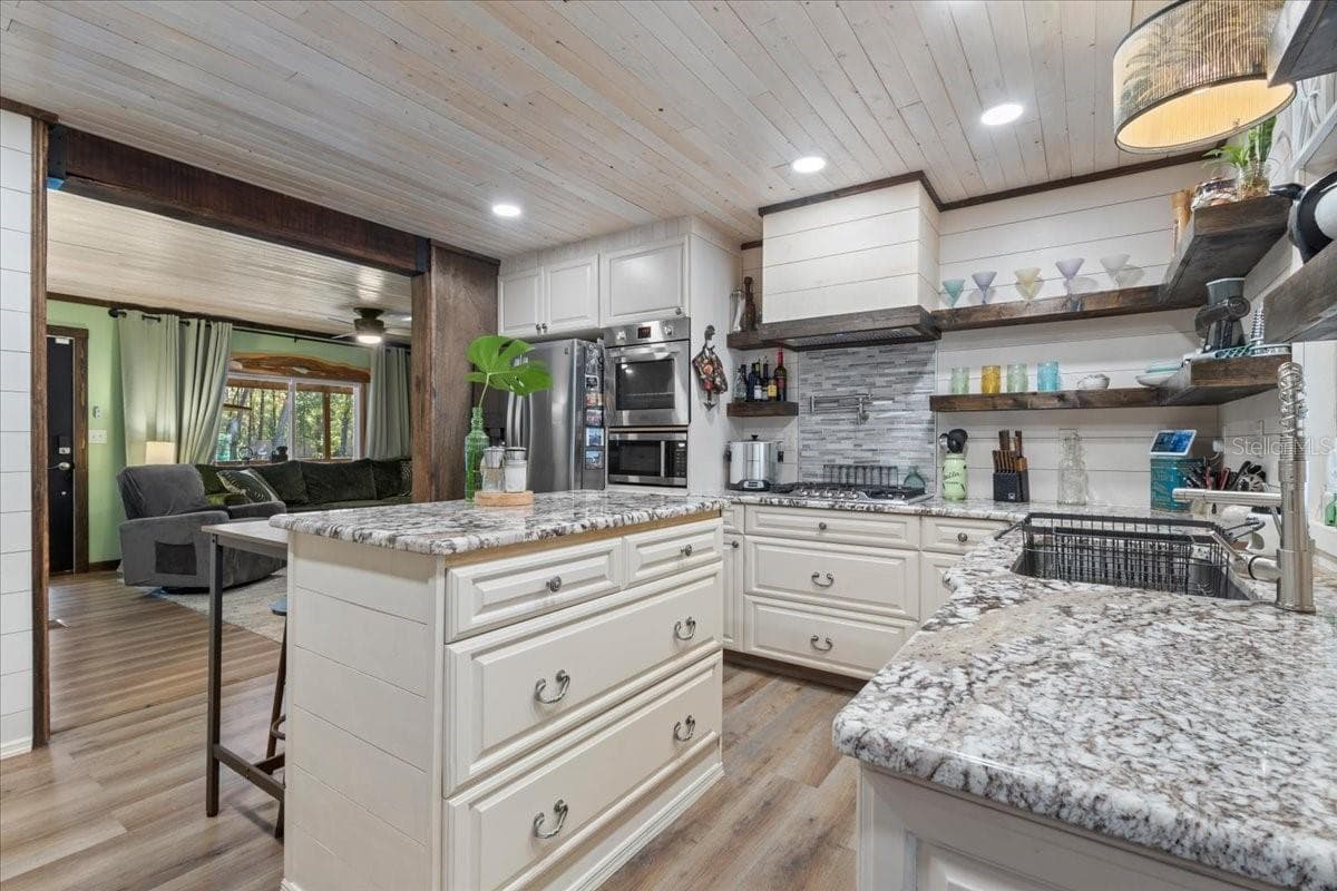Manufactured Home at 5850 NW 50TH ST, BELL, photo 15 of 44