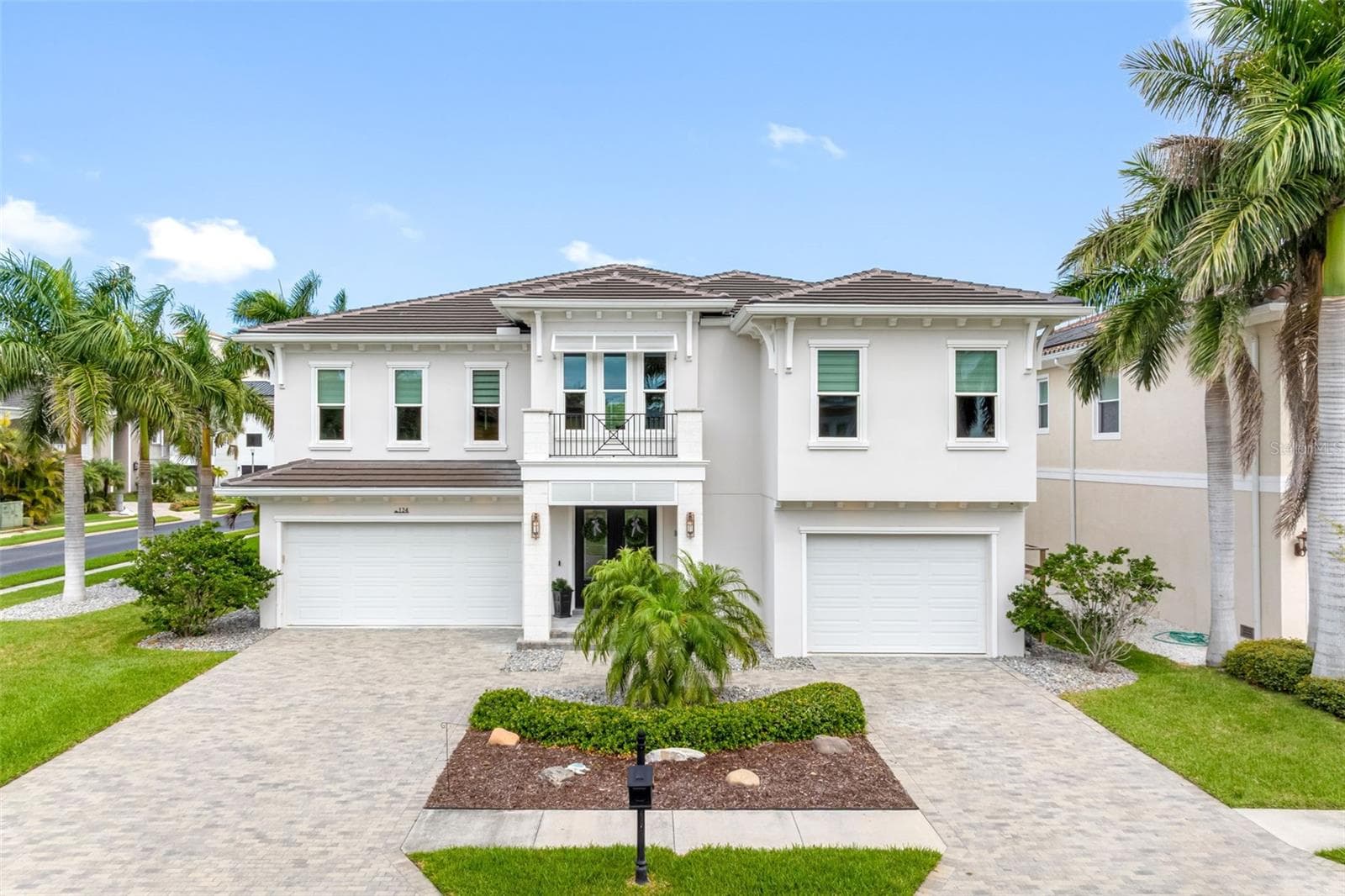 124 FOREST HILLS DR