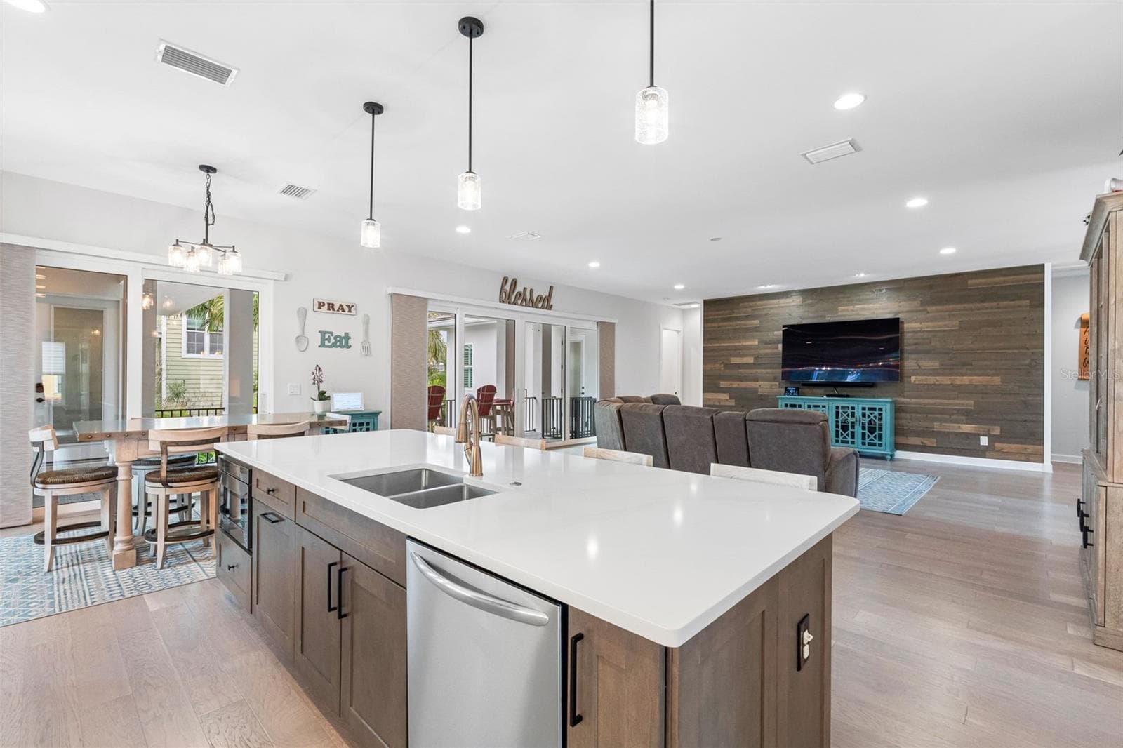 Single Family Residence at 124 FOREST HILLS DR, REDINGTON SHORES, photo 5 of 98