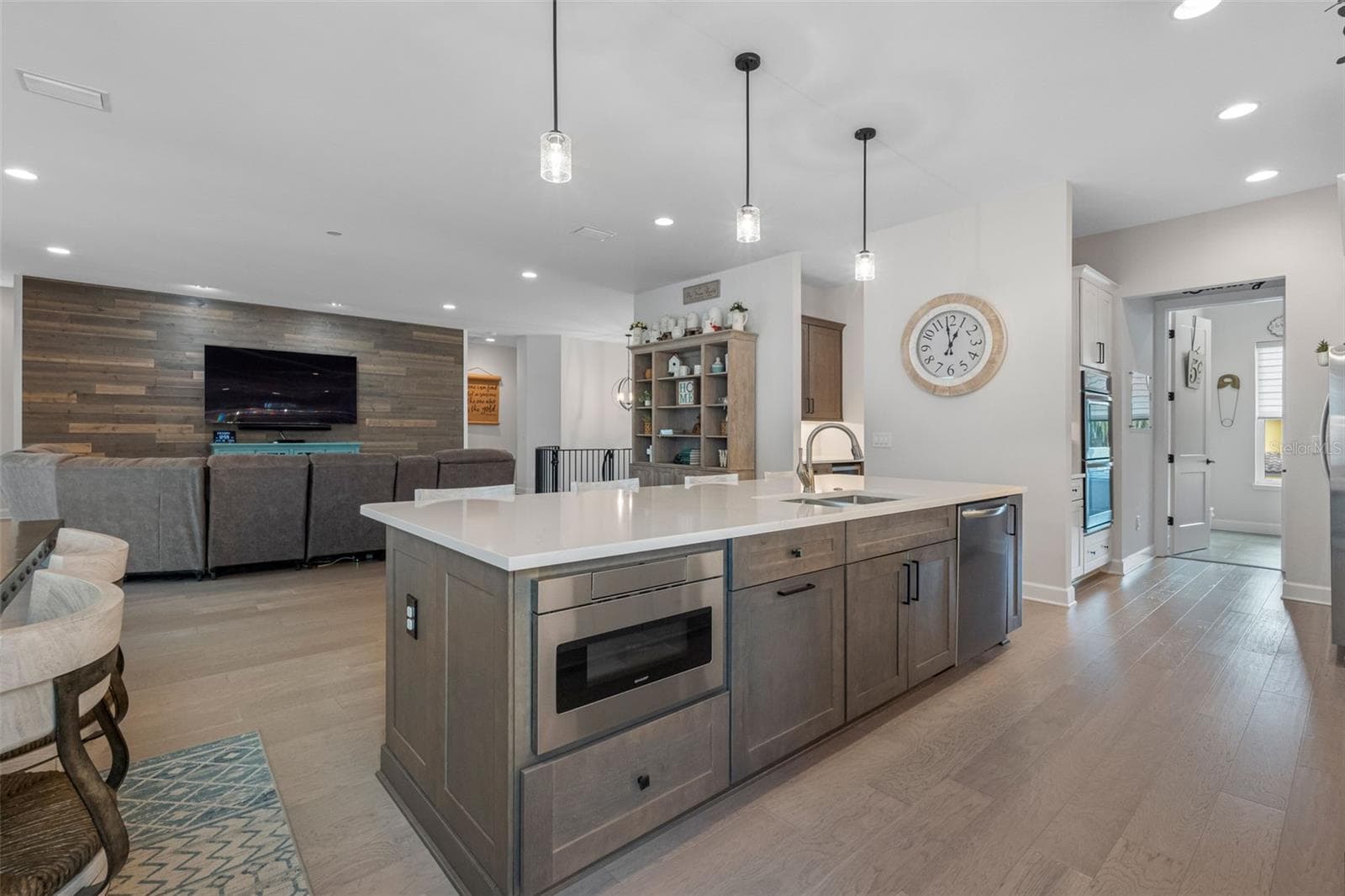 Single Family Residence at 124 FOREST HILLS DR, REDINGTON SHORES, photo 9 of 98