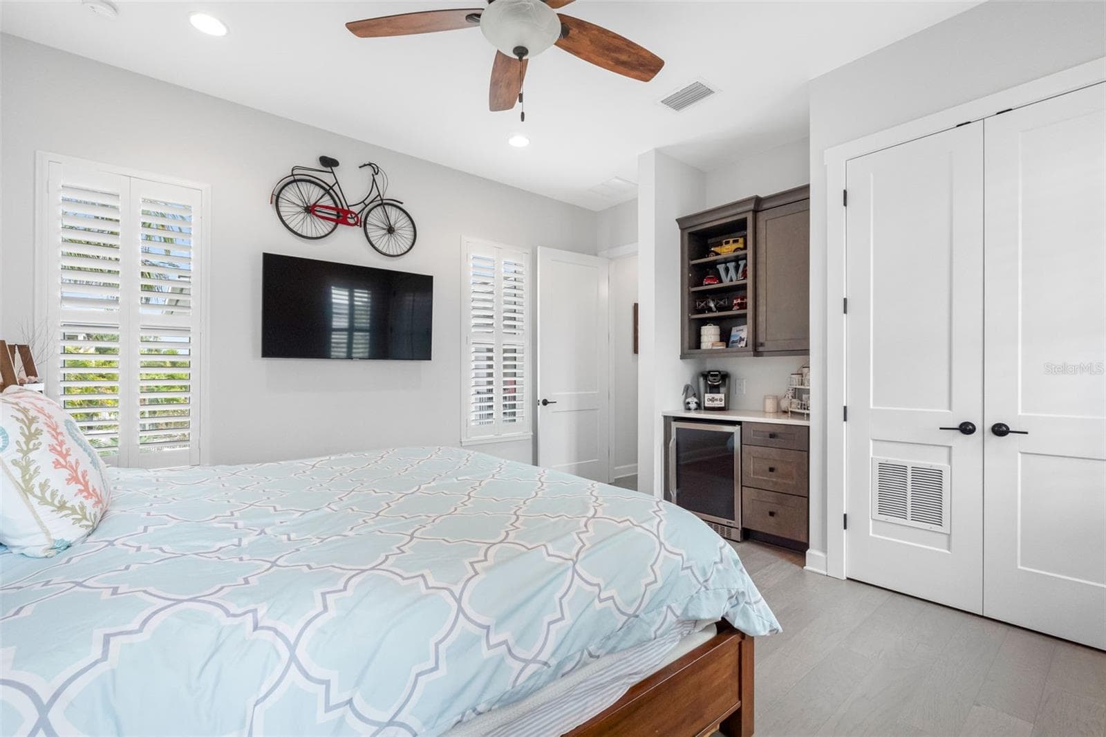 Single Family Residence at 124 FOREST HILLS DR, REDINGTON SHORES, photo 51 of 98