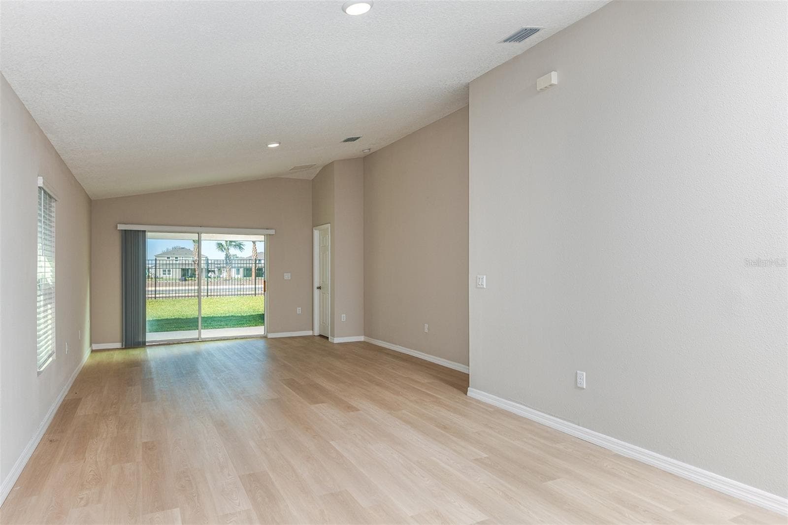 Single Family Residence at 15250 MAUDE LANDING LOOP, WIMAUMA, photo 15 of 23