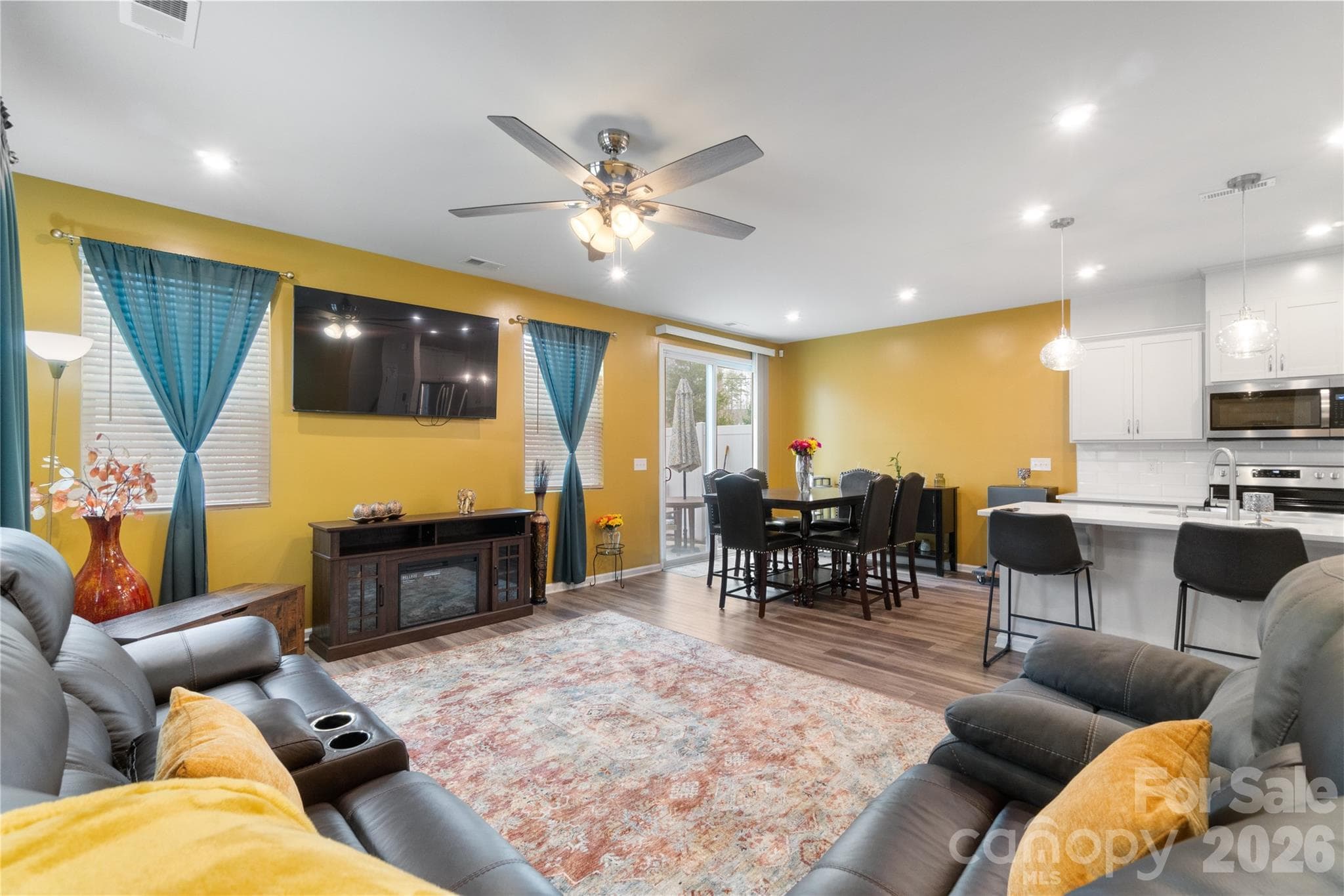 Townhouse at 8032 Overmeadow Lane, Charlotte, photo 4 of 27