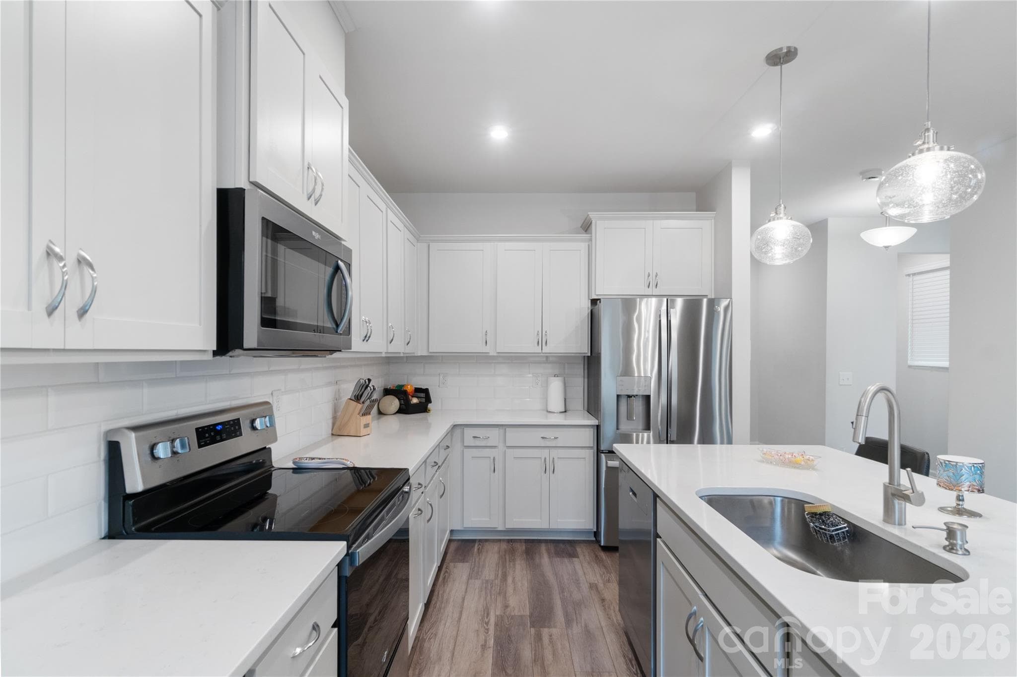 Townhouse at 8032 Overmeadow Lane, Charlotte, photo 9 of 27
