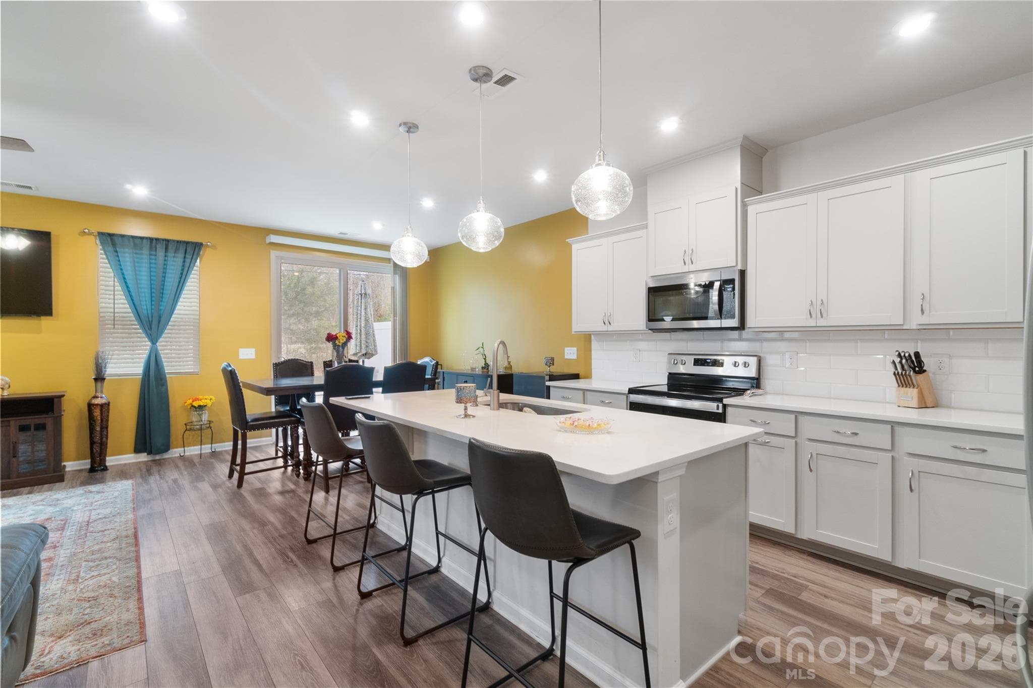 Townhouse at 8032 Overmeadow Lane, Charlotte, photo 10 of 27