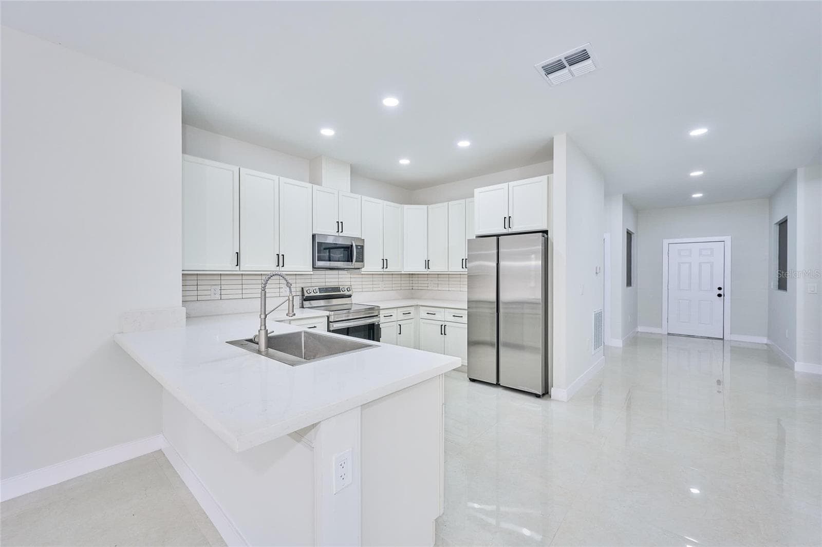 Single Family Residence at 3431 ORCHID DR, INDIAN LAKE ESTATES, photo 7 of 59