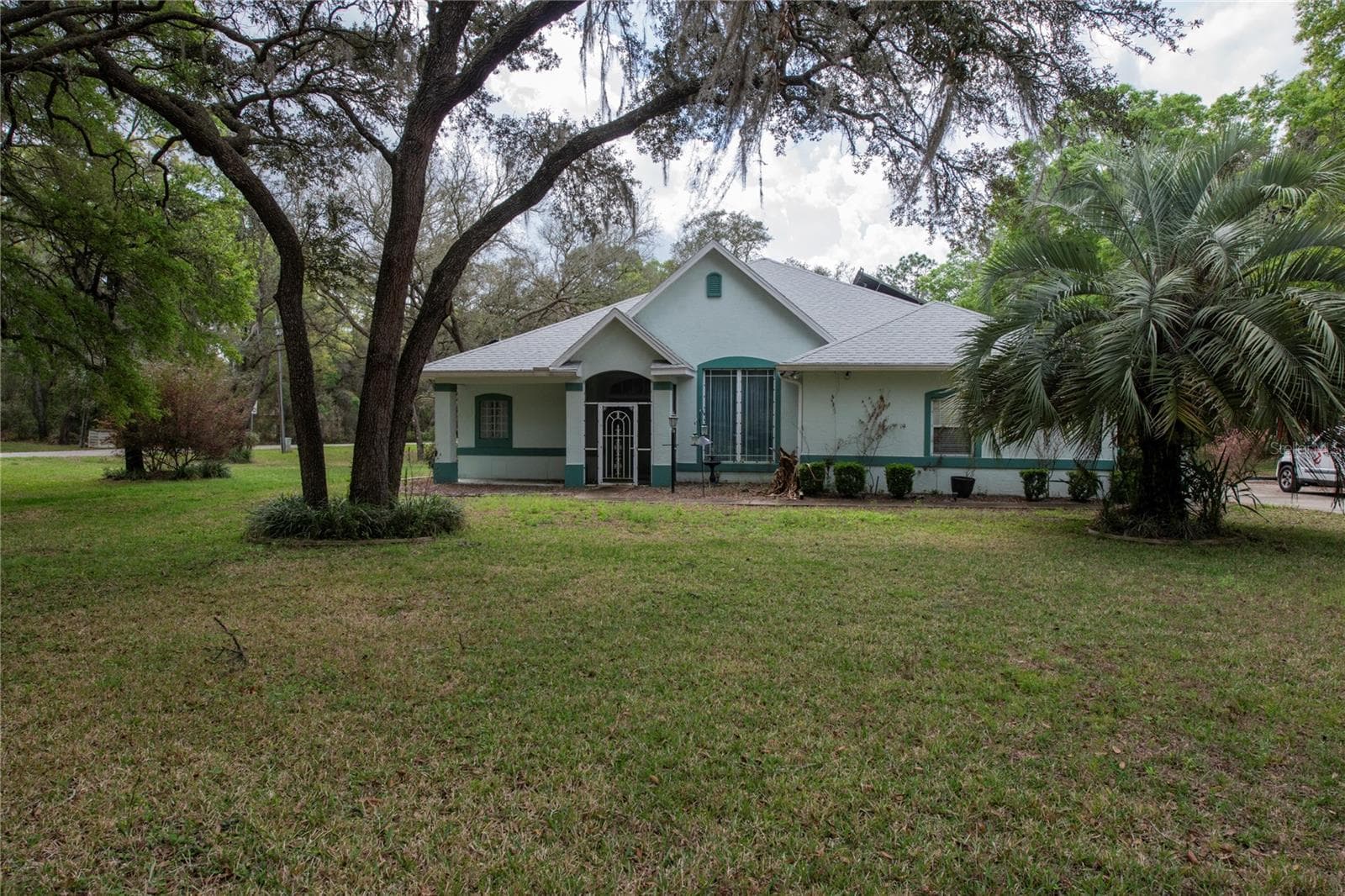 1210 E ORIOLE CT