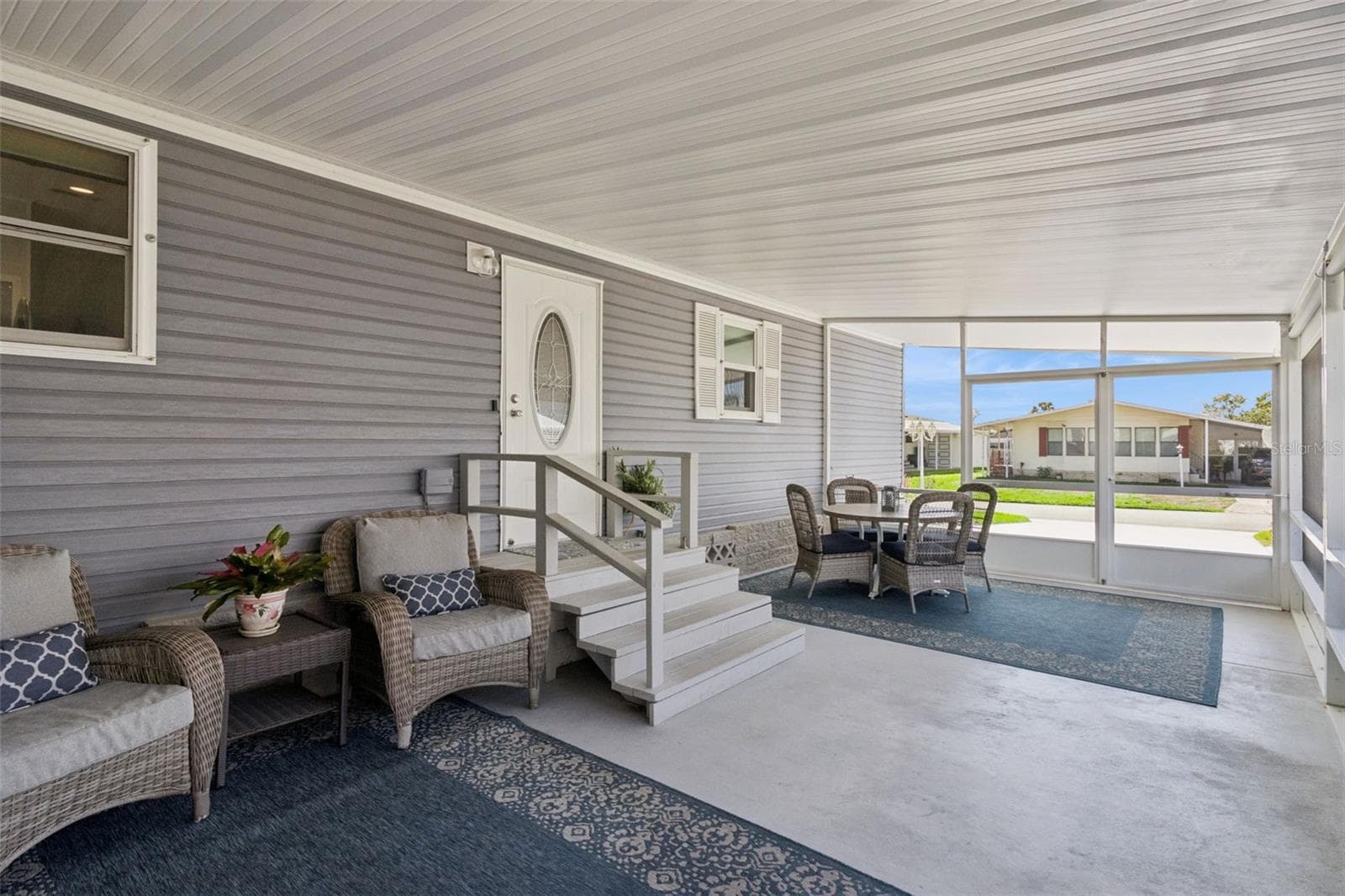 Manufactured Home at 8568 BREEZE HILL DR, LAKE WALES, photo 4 of 44