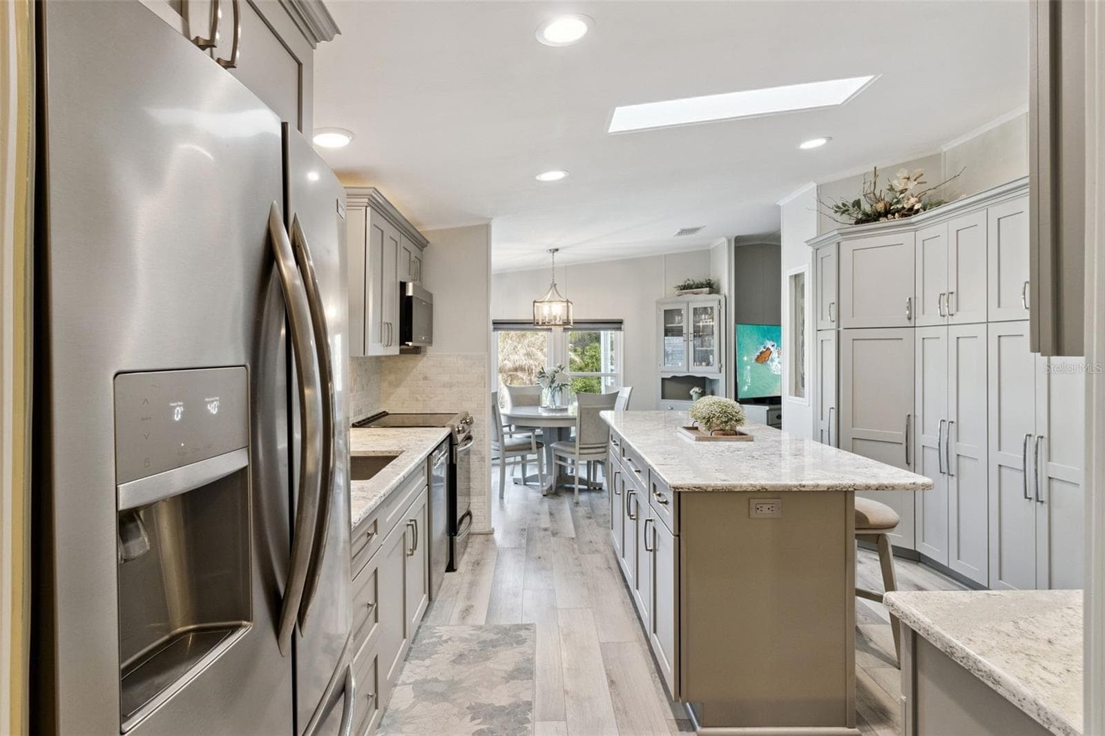 Manufactured Home at 8568 BREEZE HILL DR, LAKE WALES, photo 13 of 44