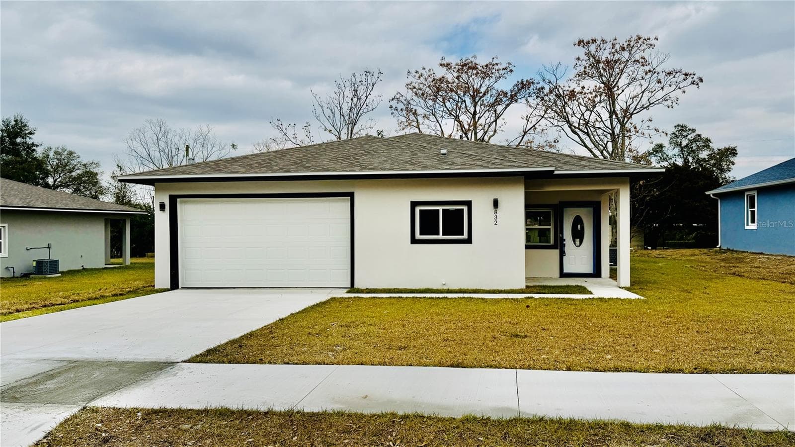 832 E DESOTO ST
