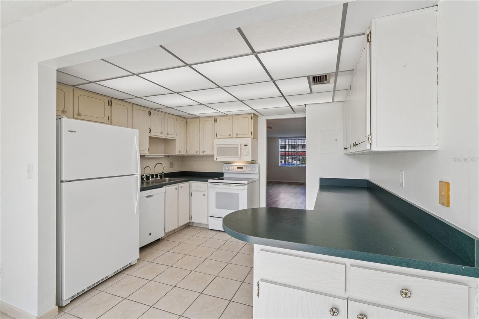 Condominium at 5095 BAY ST NE #110, ST PETERSBURG, photo 6 of 34