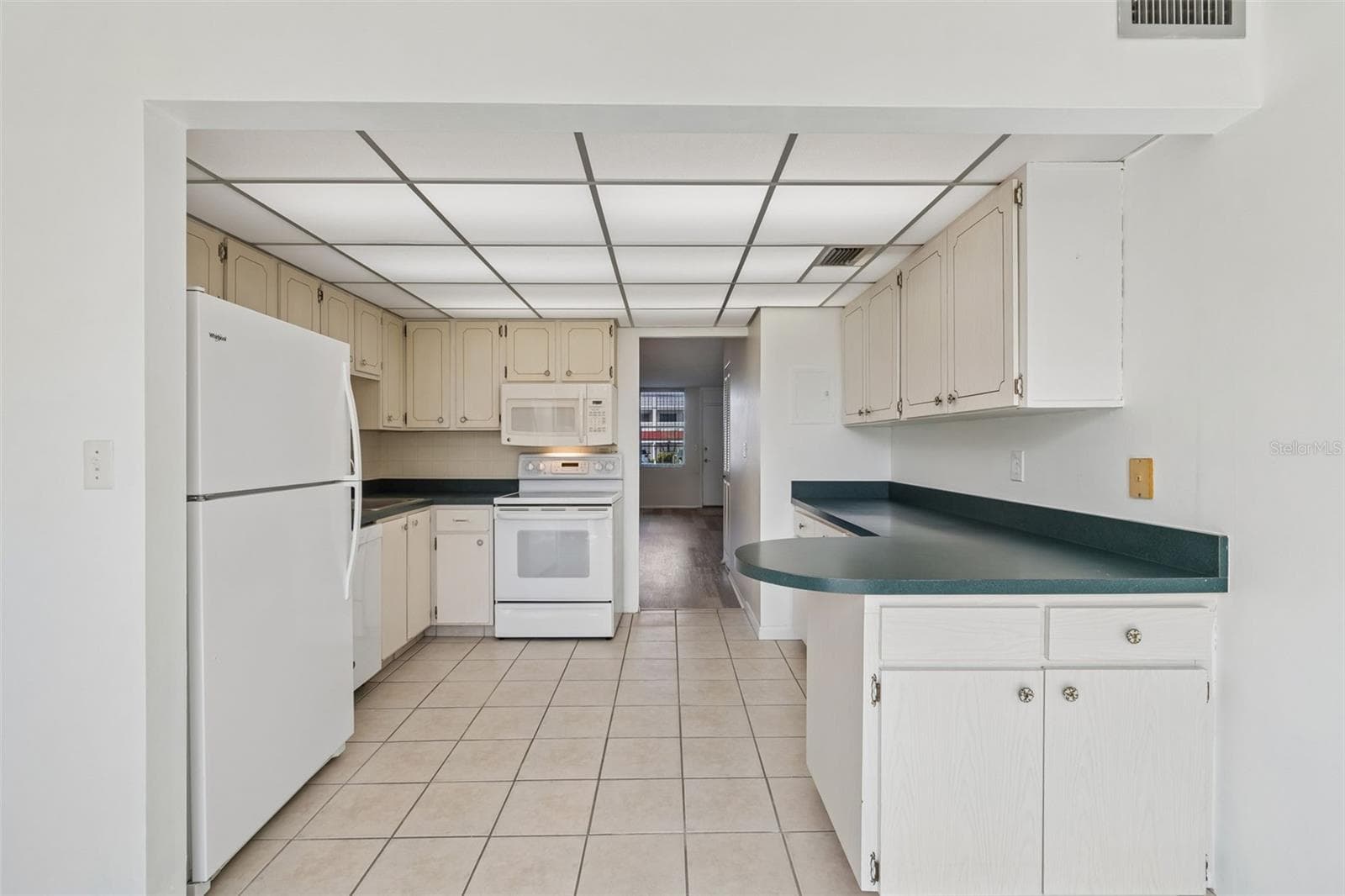 Condominium at 5095 BAY ST NE #110, ST PETERSBURG, photo 7 of 34