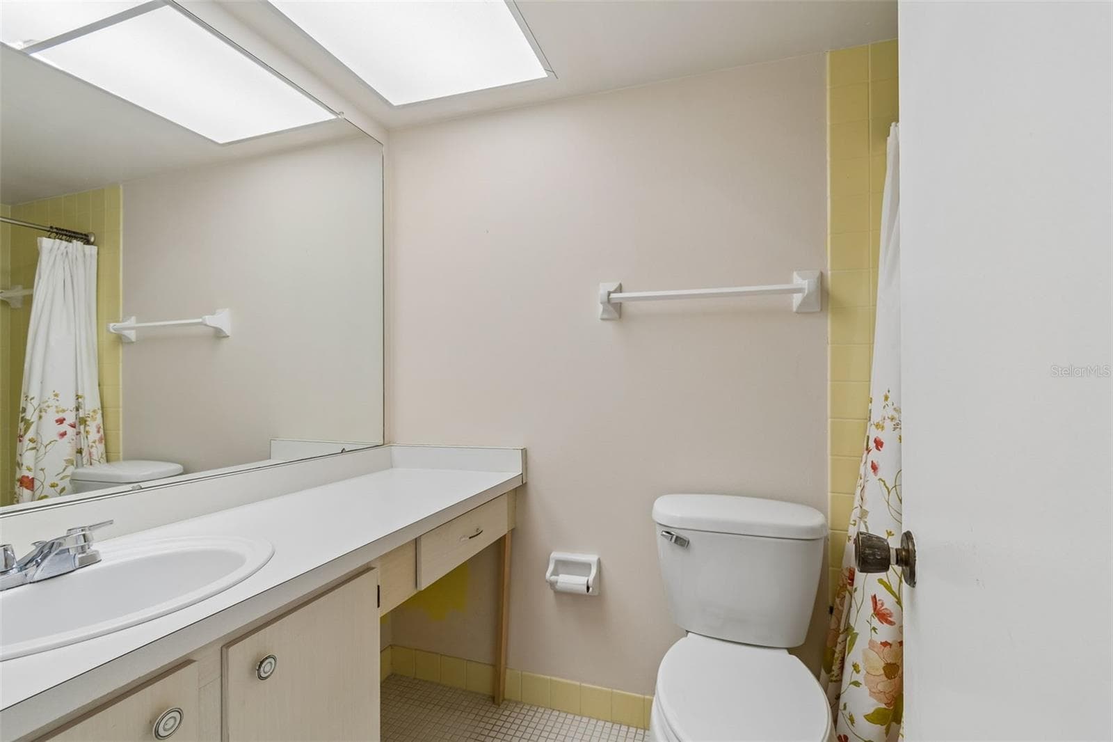 Primary ensuite bathroom - 5095 BAY ST NE #110, ST PETERSBURG