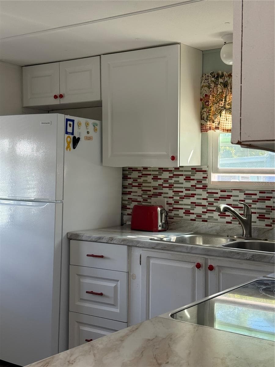 Kitchen - 7803 46TH AVE N #129, ST PETERSBURG
