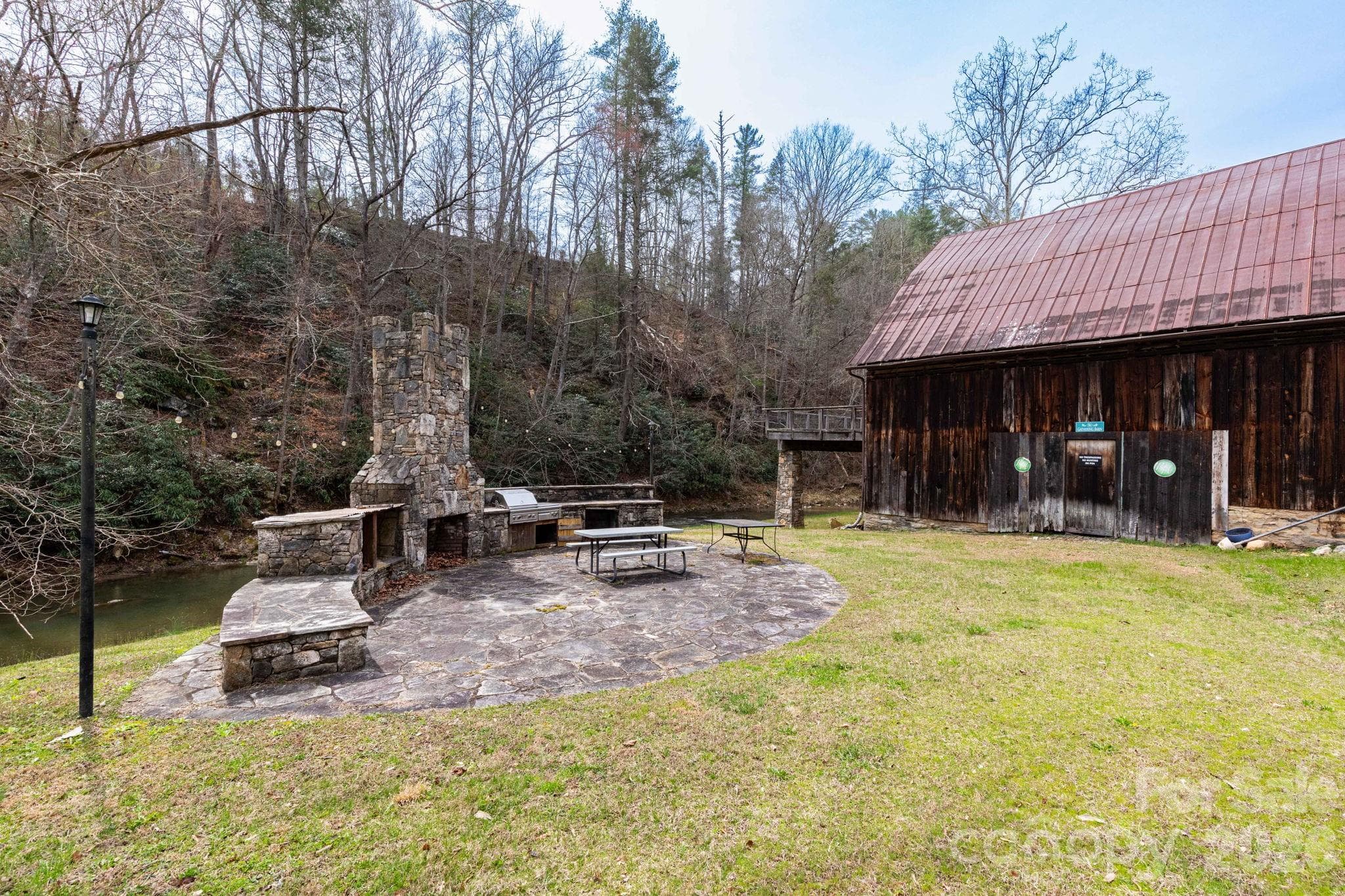 Community Barn and Picnic Area - Marshall