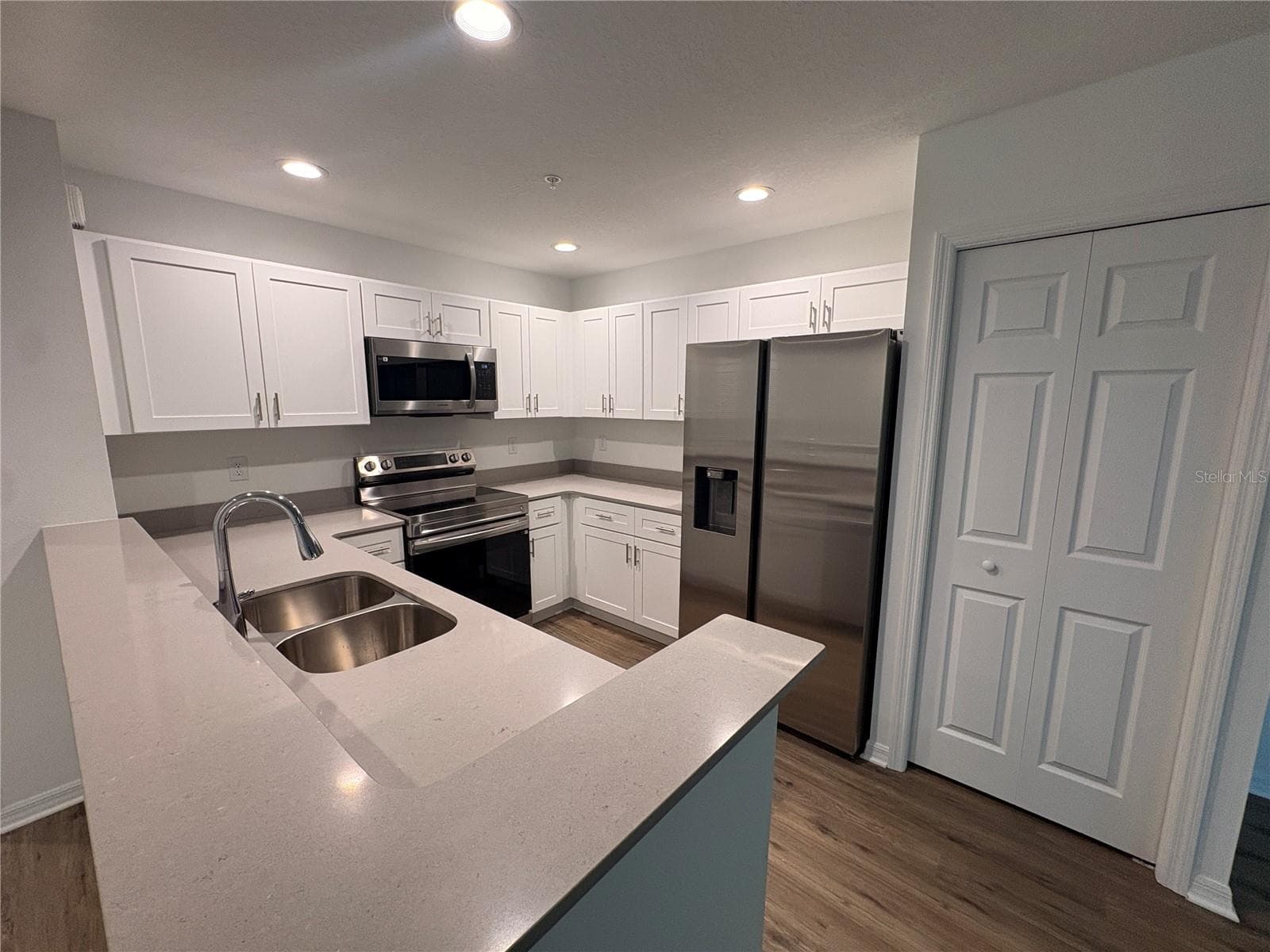 Townhouse at 2525 6TH AVENUE DR E, BRADENTON, photo 12 of 18
