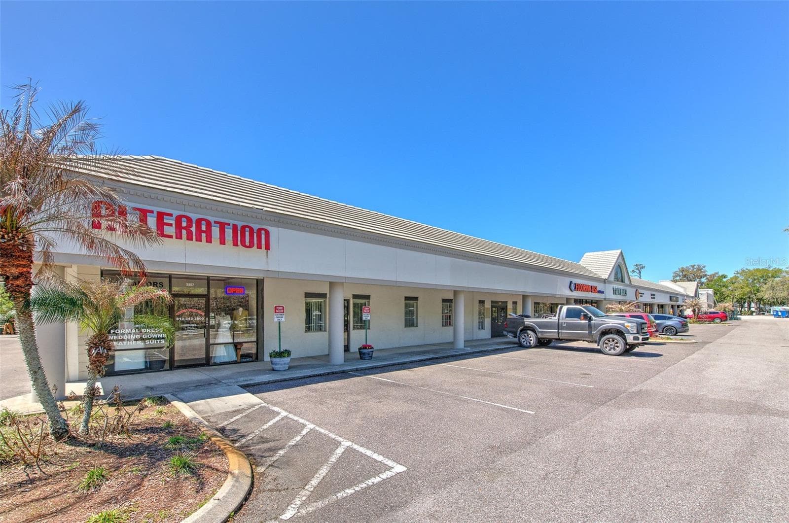3662 LITHIA PINECREST RD