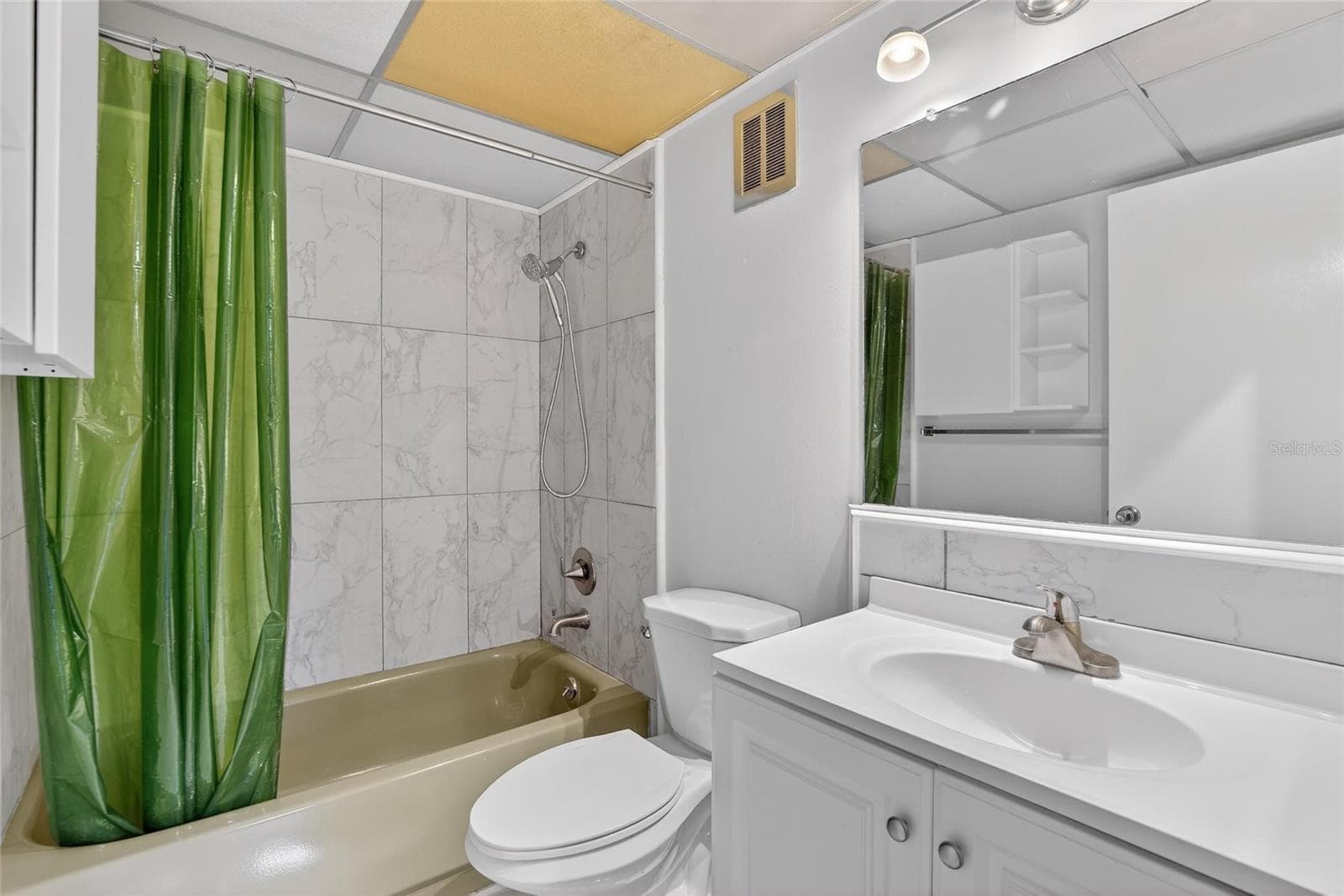 Bath#2 - 1303 S HERCULES AVE #2, CLEARWATER