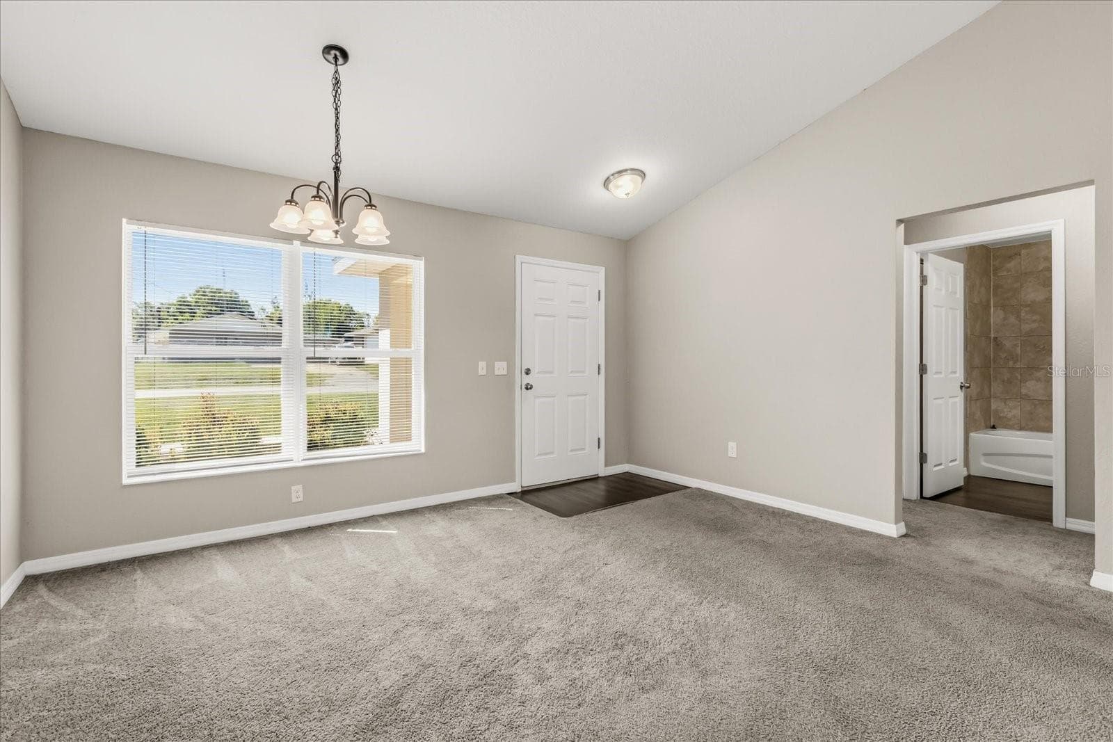 Entryway-Living Room - 5223 SE 135TH PL, SUMMERFIELD