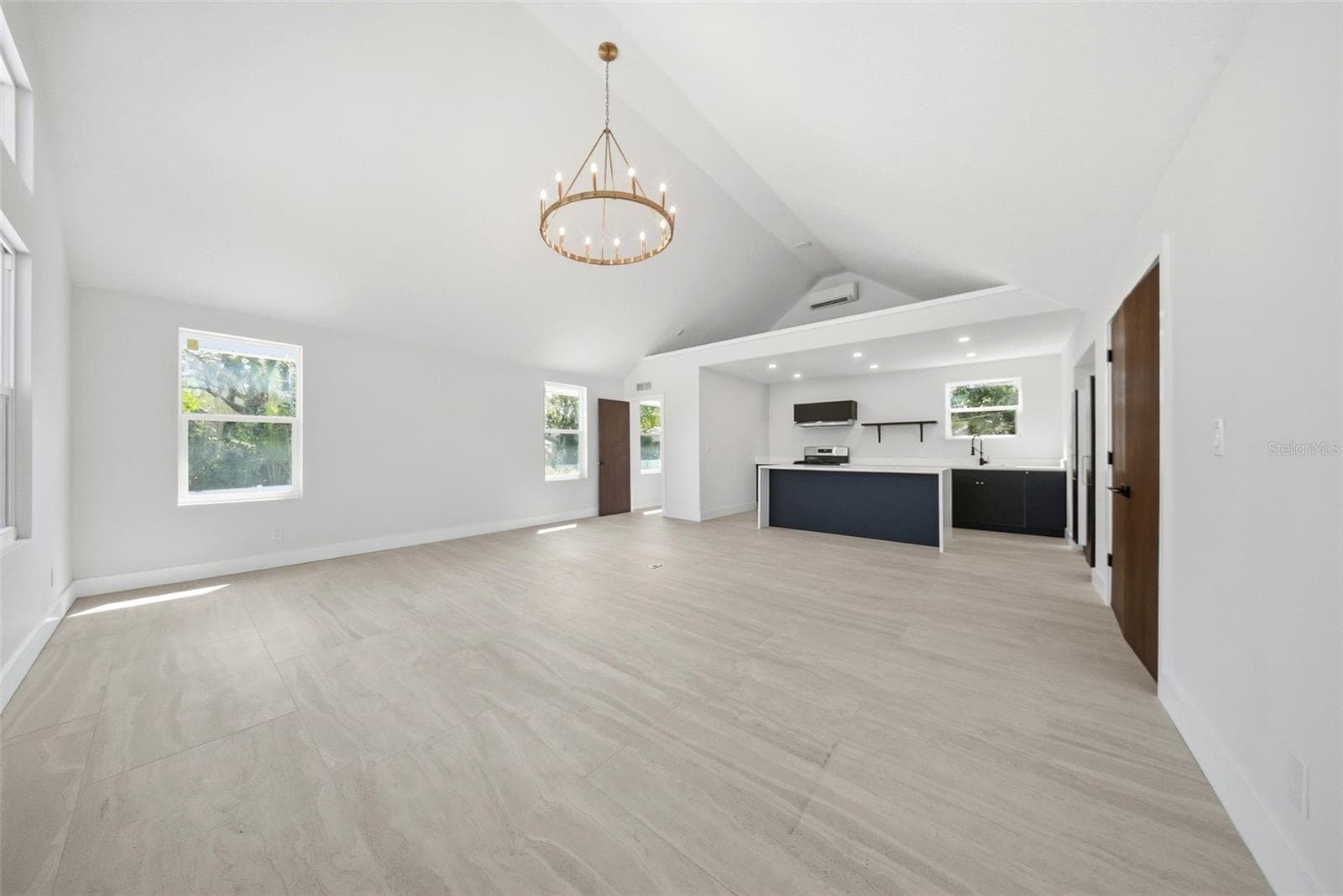 Main Living Space - 1109 CHARLES ST, CLEARWATER