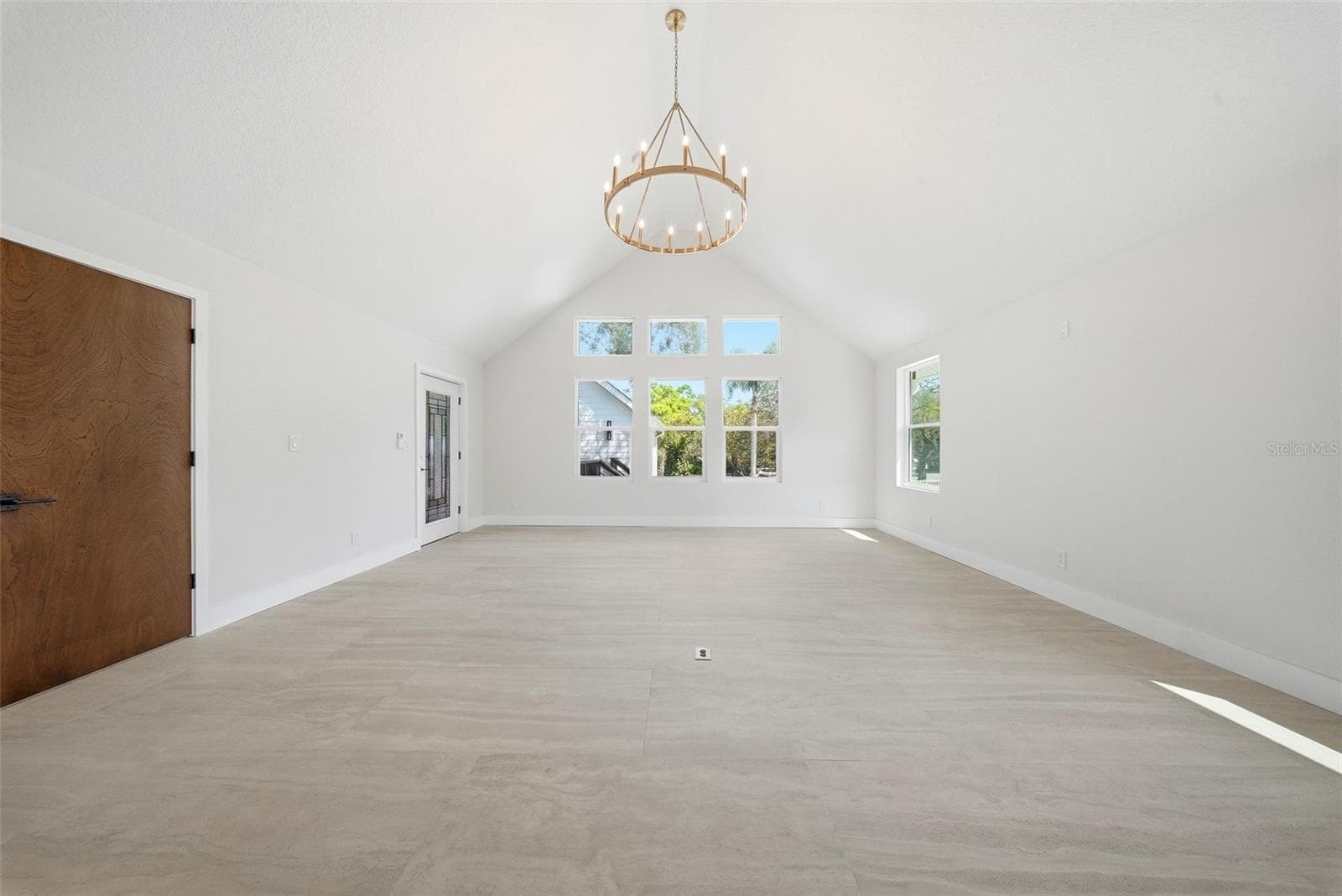 Main Living Space - 1109 CHARLES ST, CLEARWATER