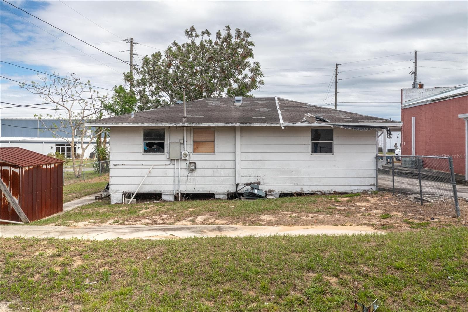 Rear of Residential Home - 19 EVERGREEN DR, LAKE WALES