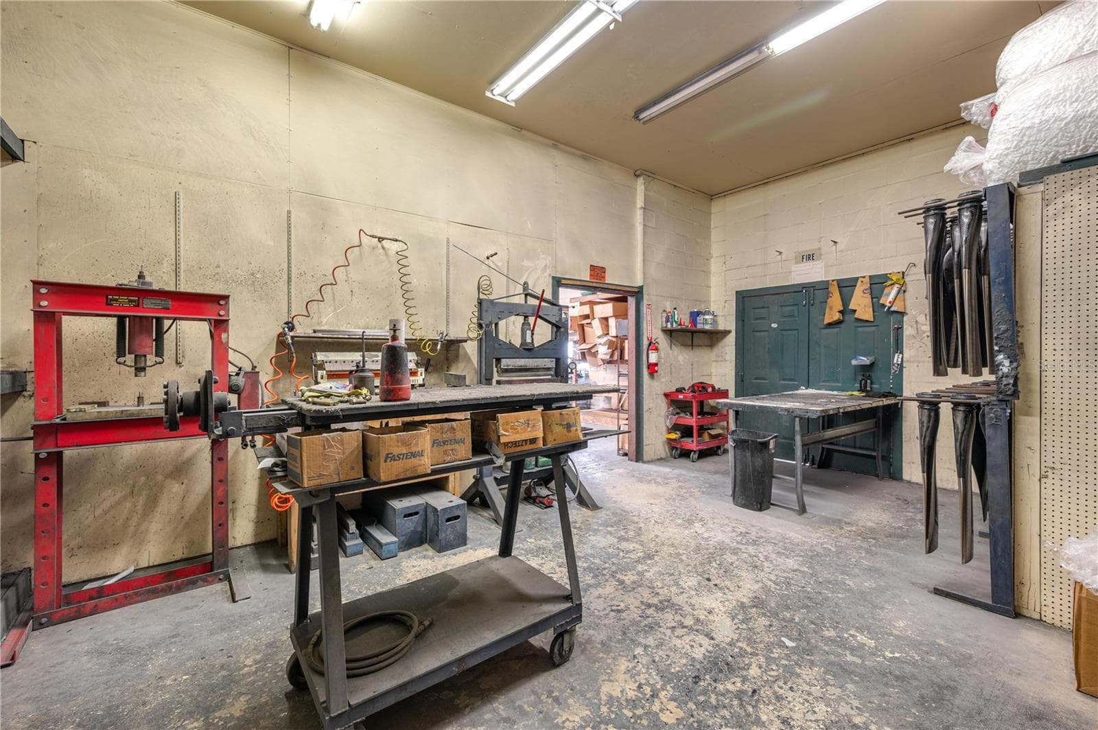 Workroom - 19 EVERGREEN DR, LAKE WALES