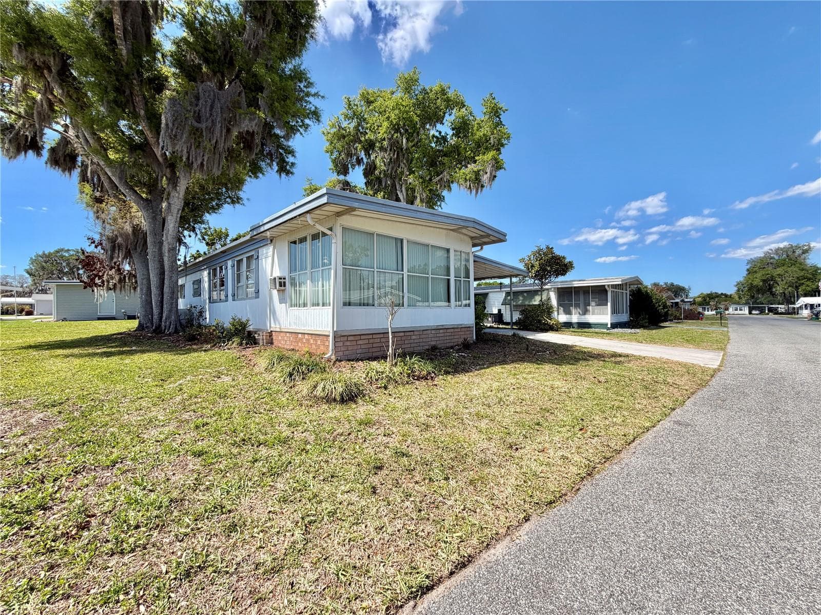 Mobile Home at 167 JACARANDA DR, LEESBURG, photo 34 of 36