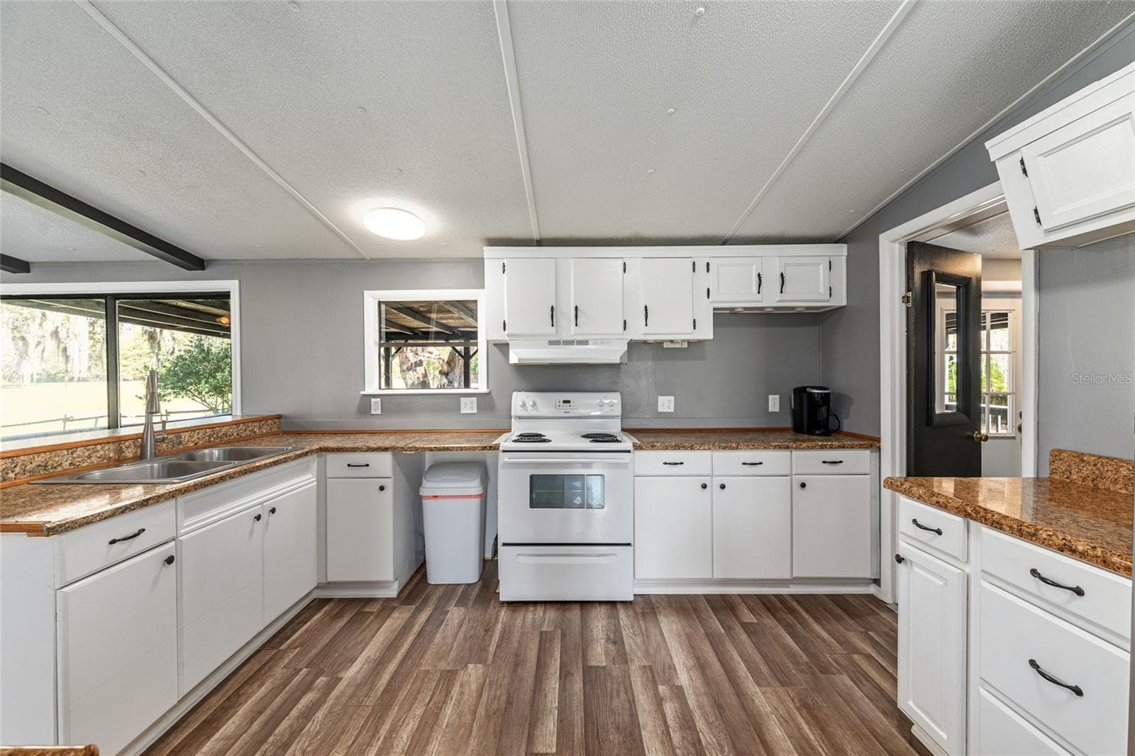 Manufactured Home at 5600 SE 39TH ST, TRENTON, photo 21 of 101