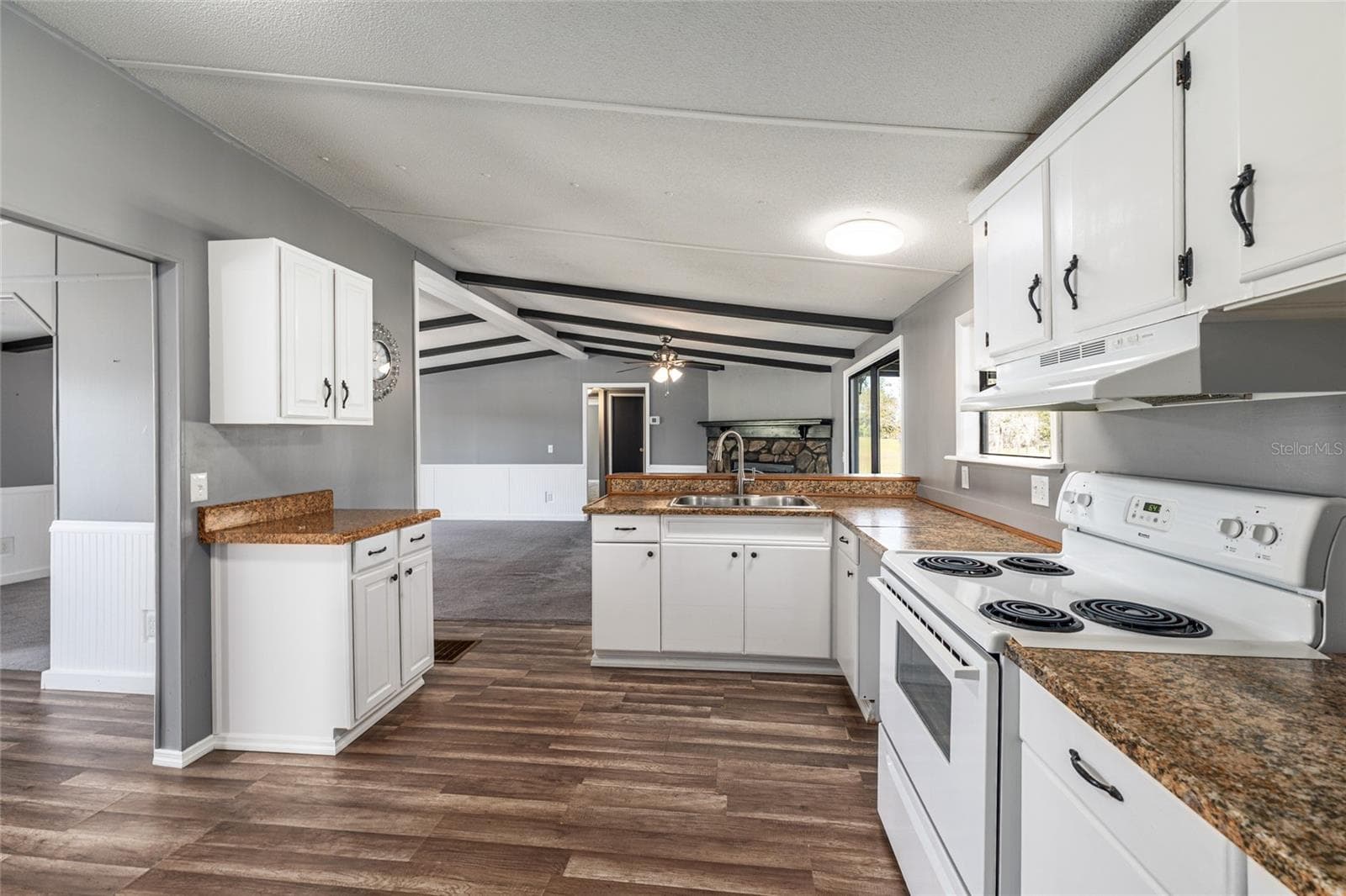 Manufactured Home at 5600 SE 39TH ST, TRENTON, photo 22 of 101