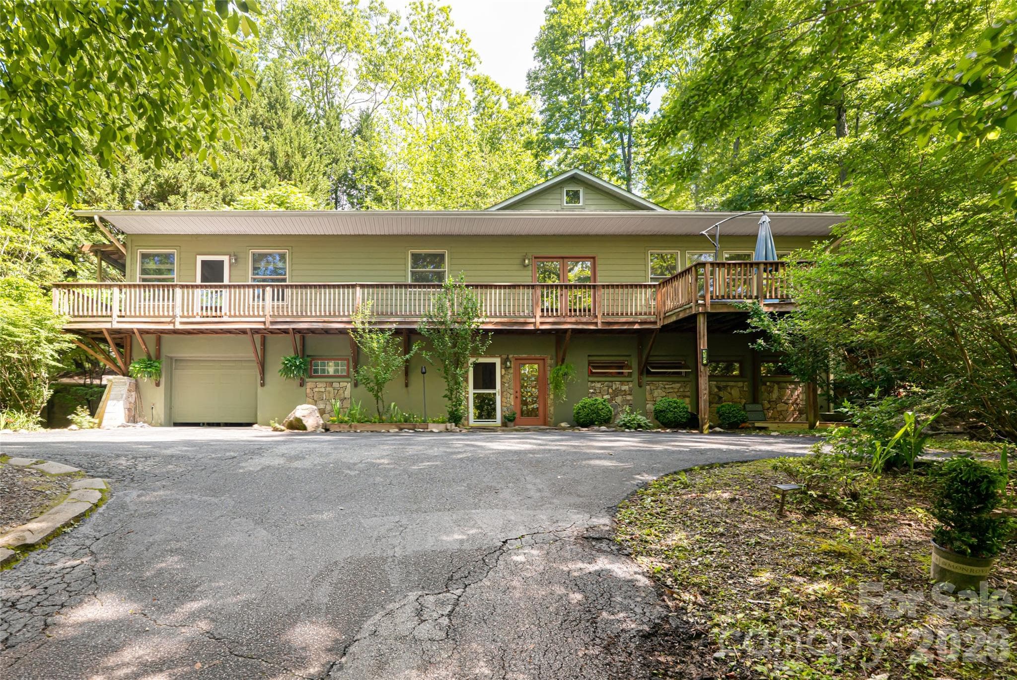 Single Family Residence at 75 Cougar Lane, Saluda, photo 4 of 43