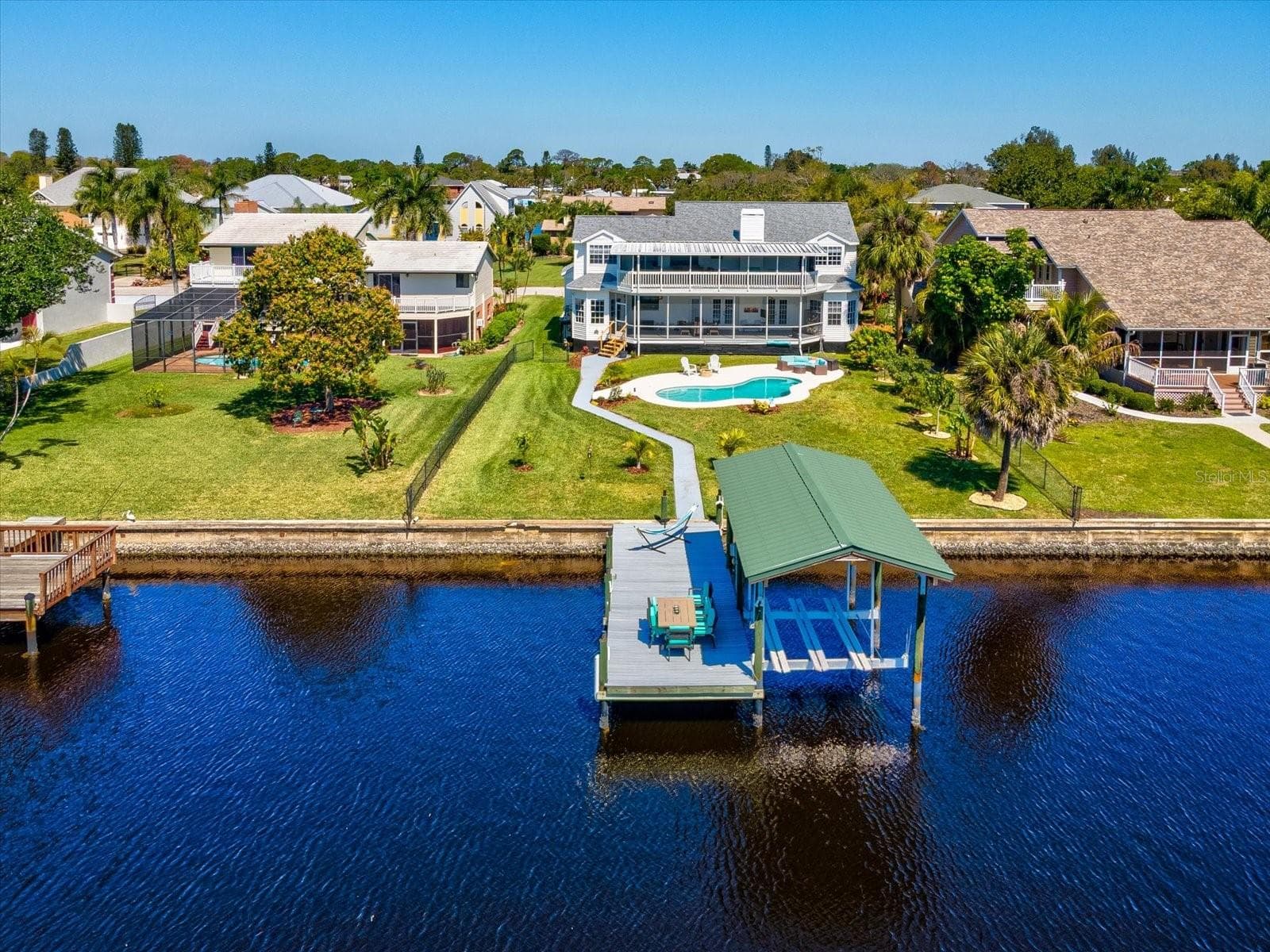 1414 DEIRDRE DR