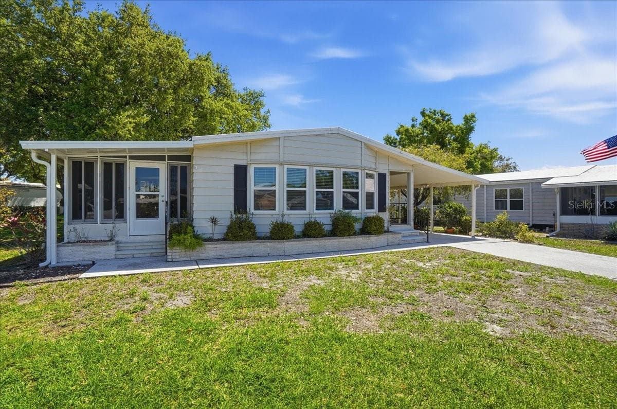 Manufactured Home at 8514 MONARCH PL, PALMETTO, photo 4 of 46