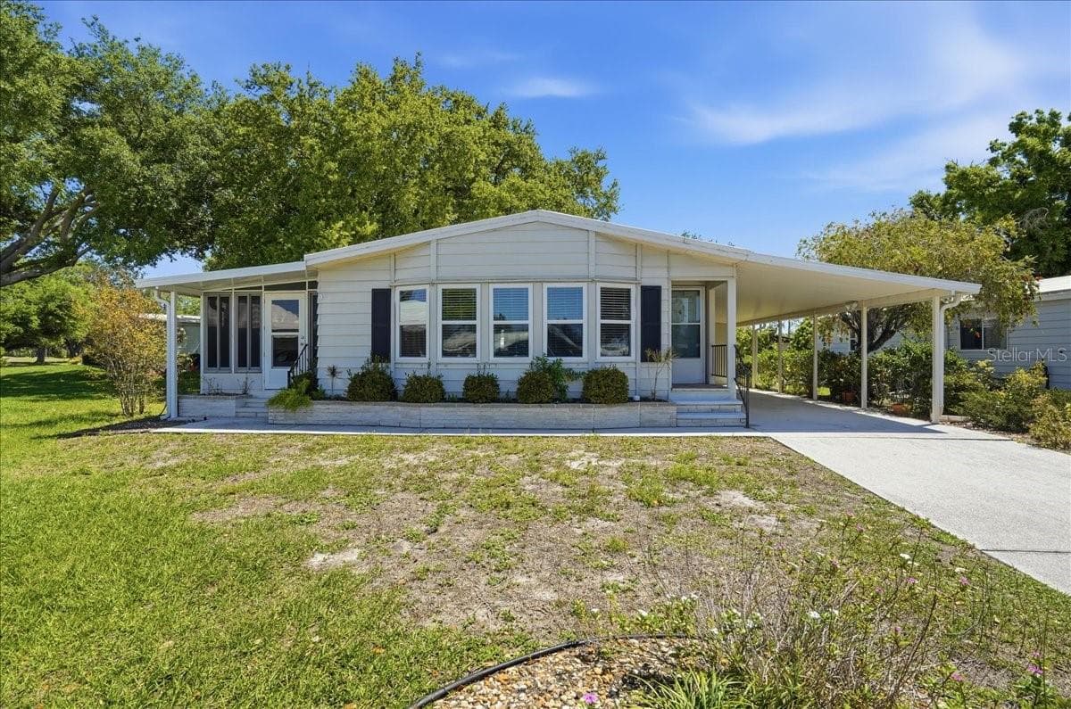 Manufactured Home at 8514 MONARCH PL, PALMETTO, photo 6 of 46