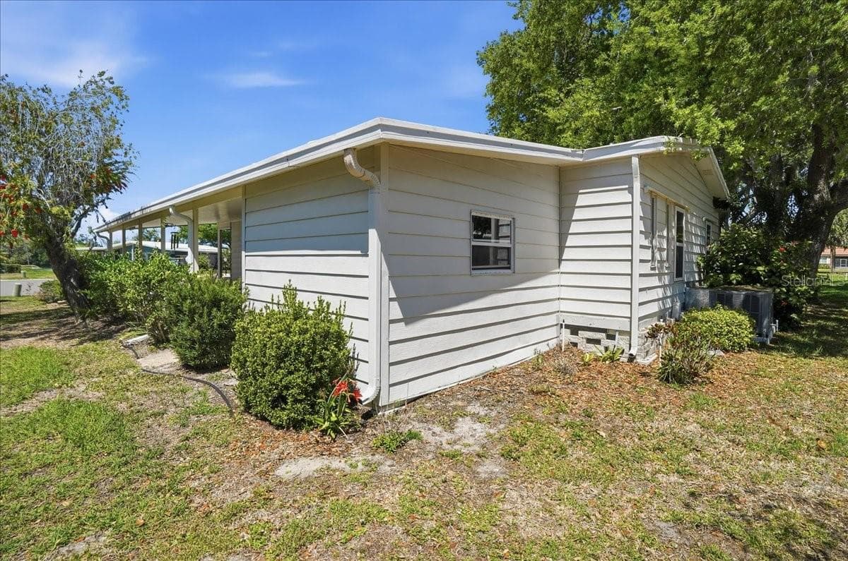 Manufactured Home at 8514 MONARCH PL, PALMETTO, photo 9 of 46