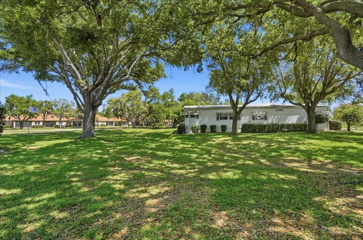 Manufactured Home at 8514 MONARCH PL, PALMETTO, photo 11 of 46