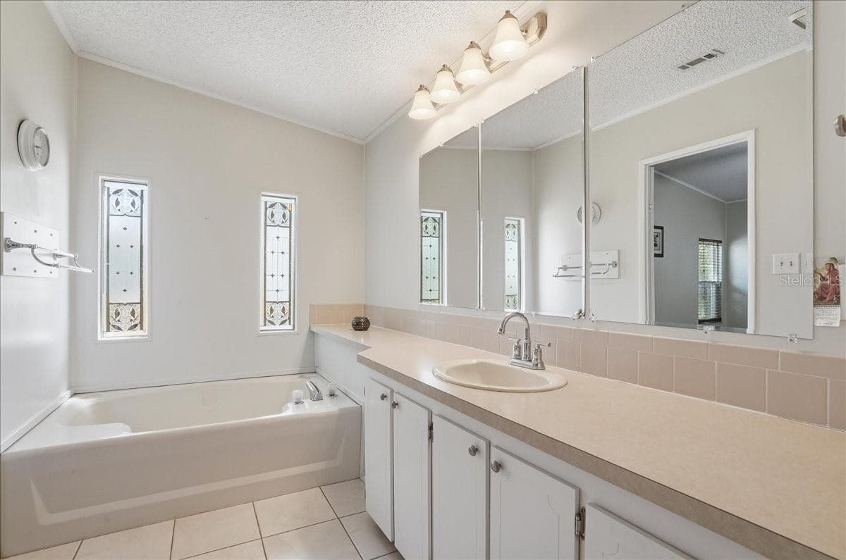 Manufactured Home at 8514 MONARCH PL, PALMETTO, photo 36 of 46